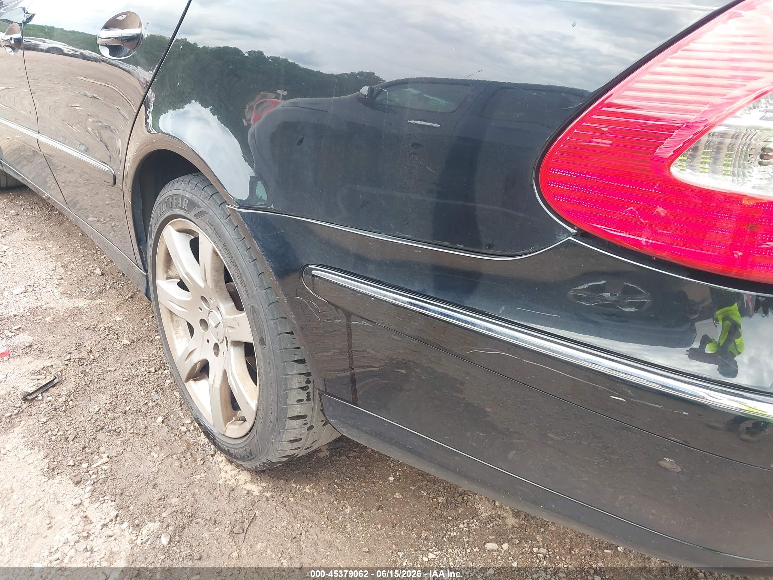 2007 Mercedes-benz E 350   Black vin: WDBUF56X27B091044
