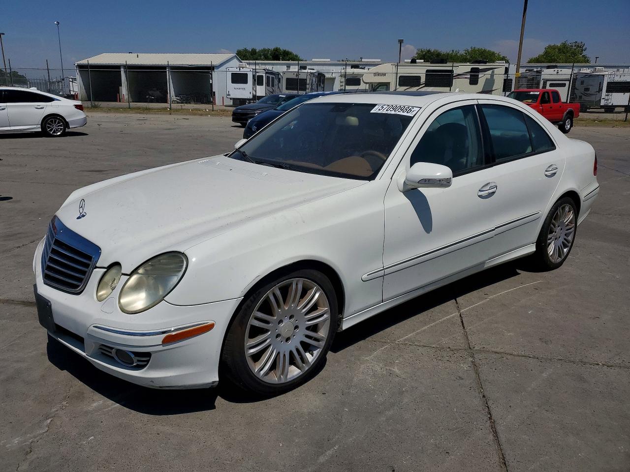 2008 Mercedes-benz E 350 White vin: WDBUF56X28B283002