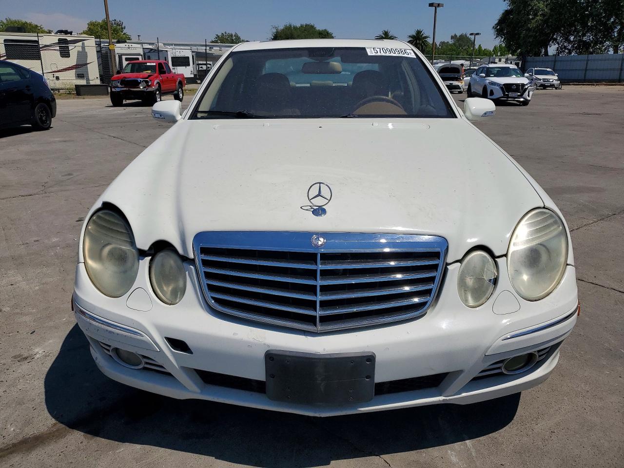 2008 Mercedes-benz E 350 White vin: WDBUF56X28B283002