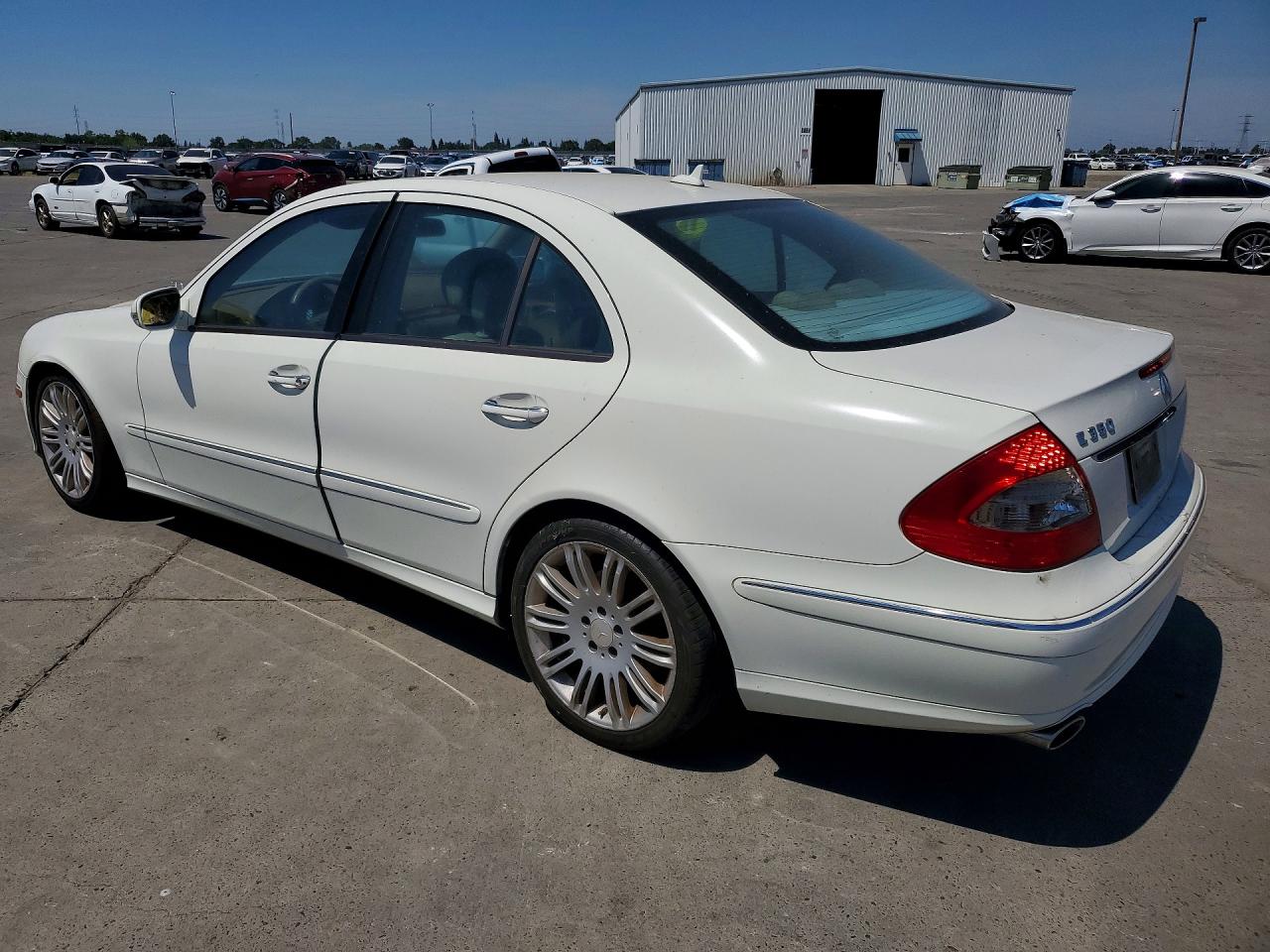 2008 Mercedes-benz E 350 White vin: WDBUF56X28B283002