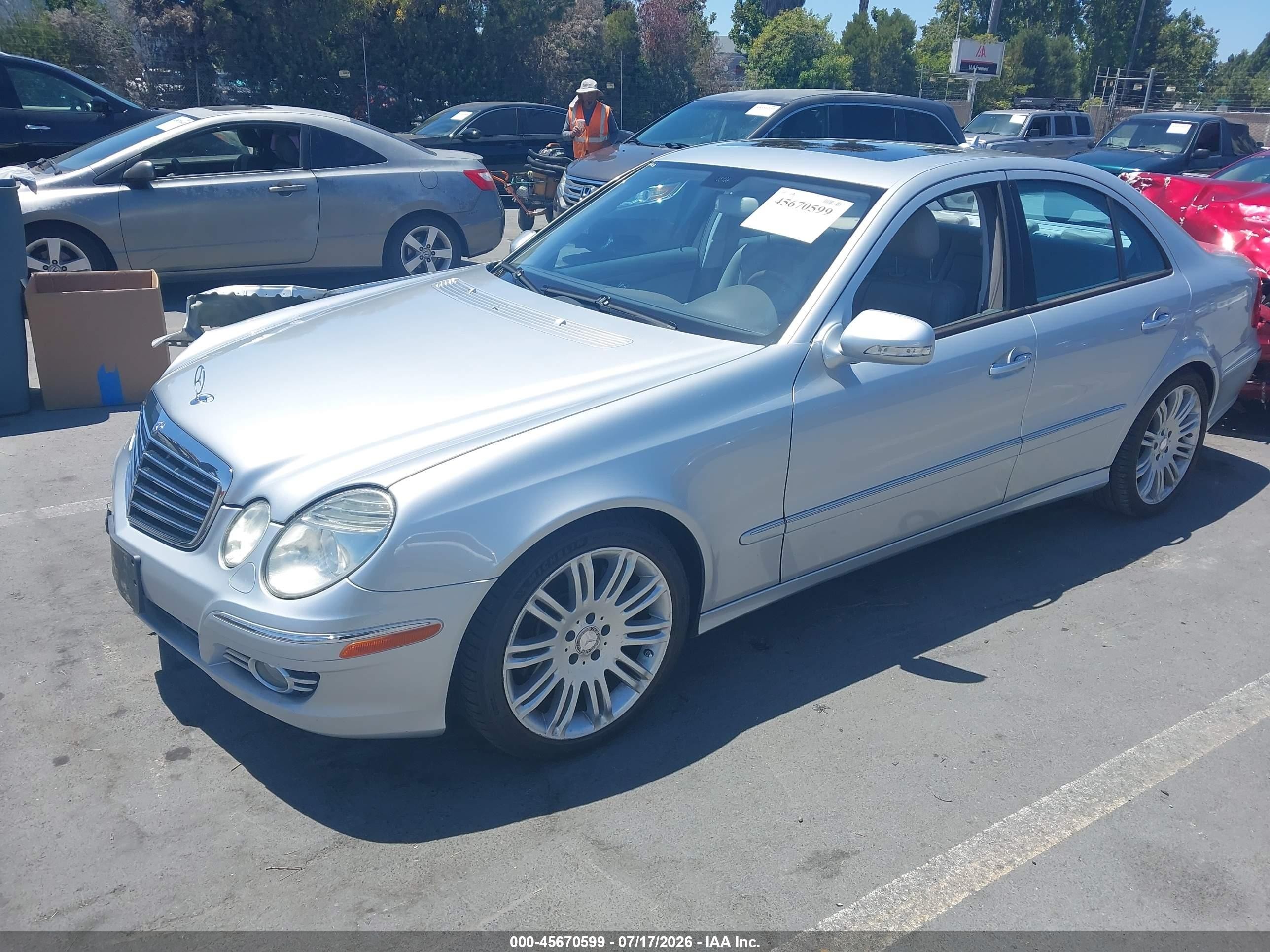 2008 Mercedes-benz E 350   Silver vin: WDBUF56X28B343246