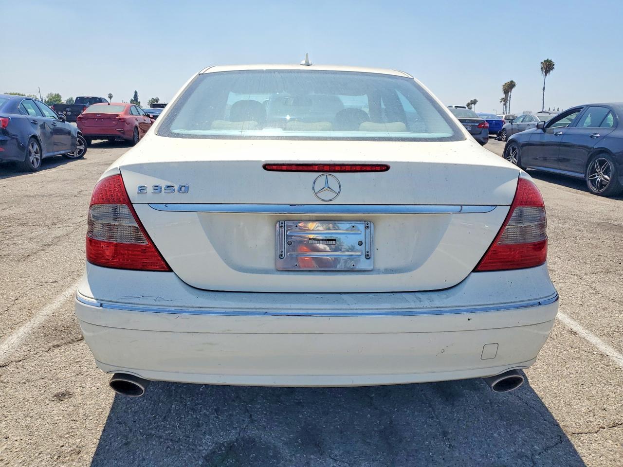 2008 Mercedes-benz E 350 White vin: WDBUF56X38B309610
