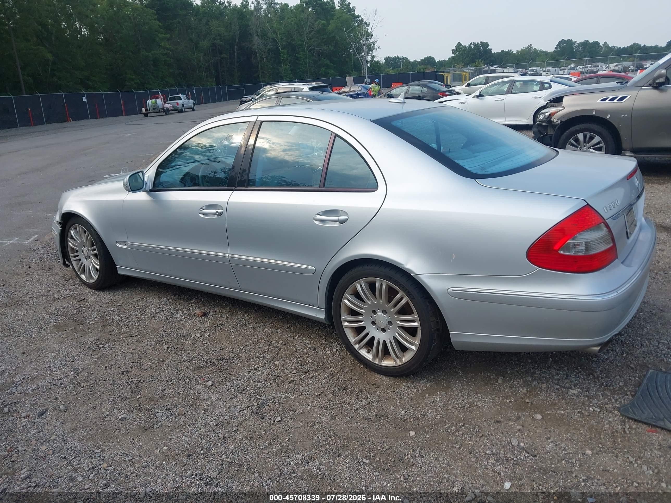 2008 Mercedes-benz E 350   Silver vin: WDBUF56X38B340100