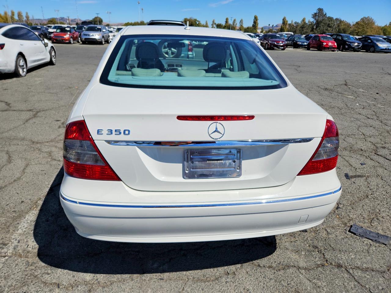 2009 Mercedes-benz E 350 White vin: WDBUF56X39B368397