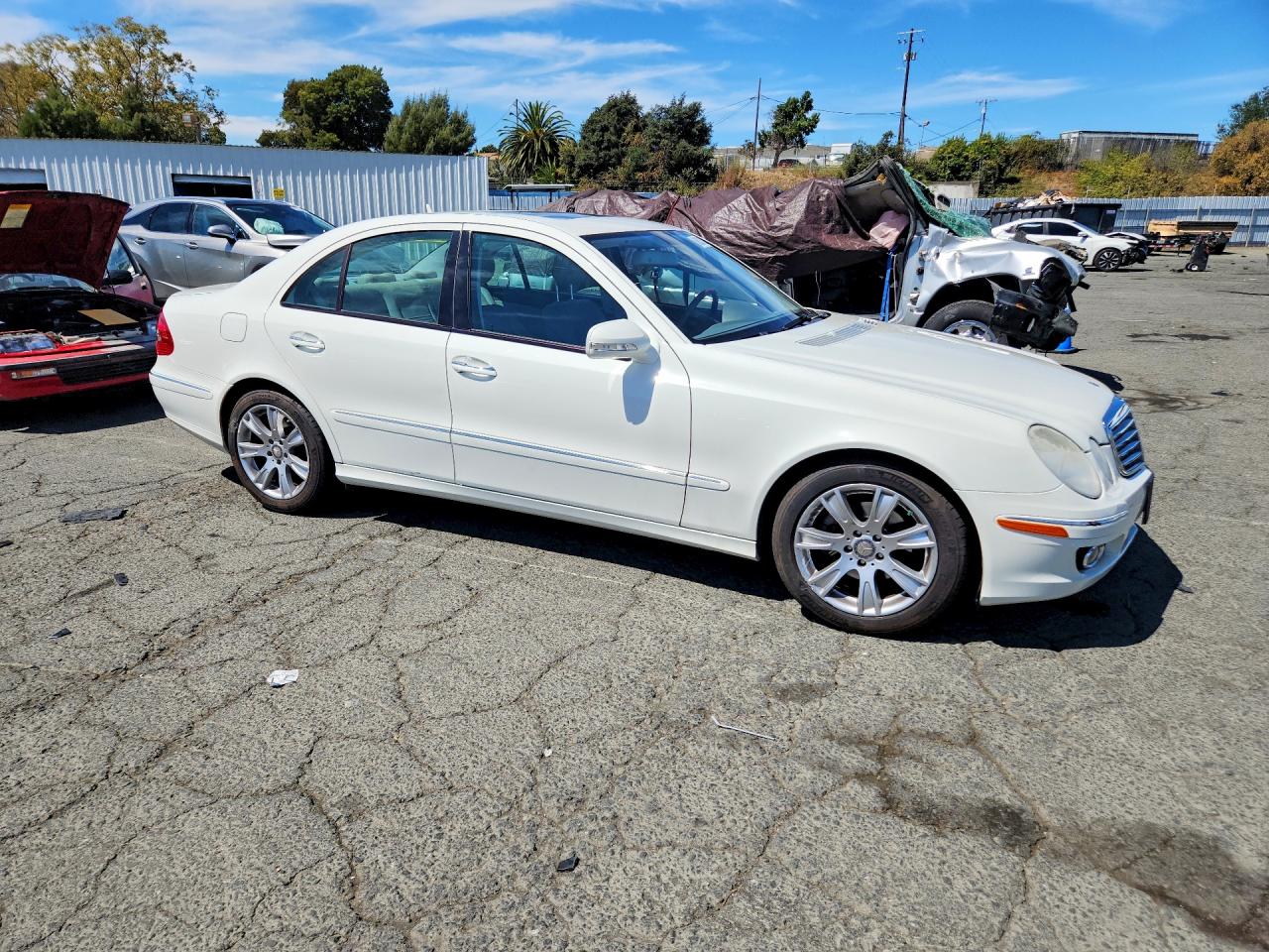 2009 Mercedes-benz E 350 White vin: WDBUF56X39B368397