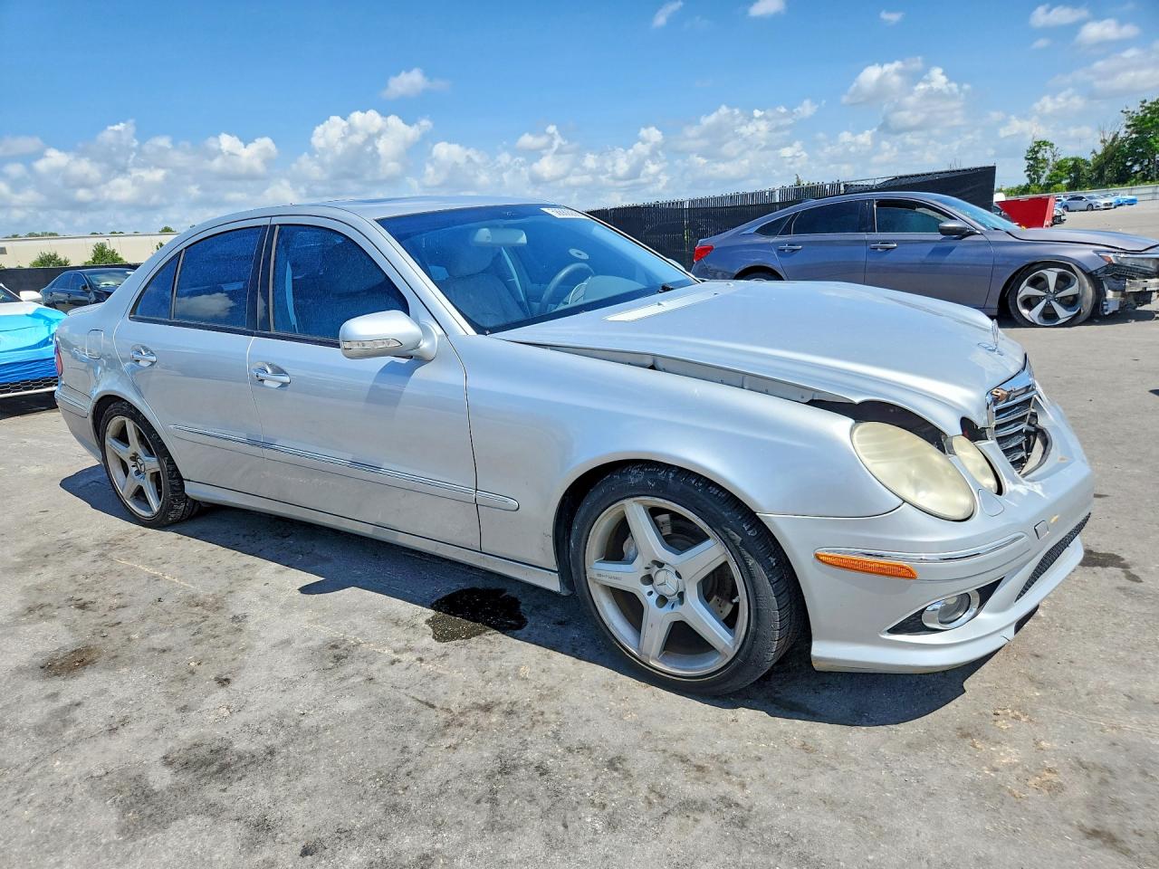 2009 Mercedes-benz E 350 Silver vin: WDBUF56X39B425973