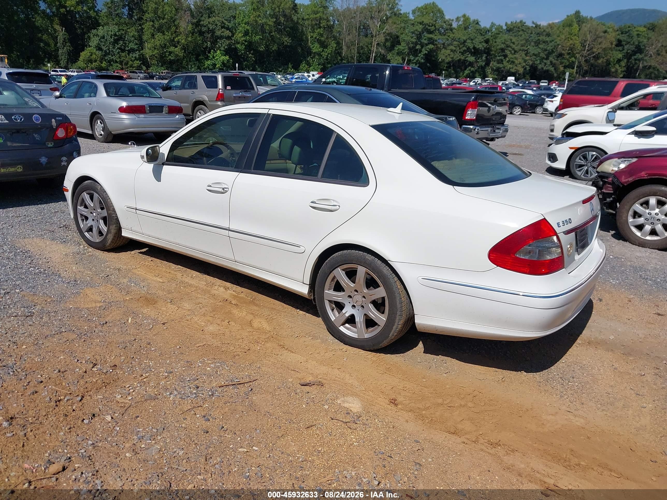 2007 Mercedes-benz E 350 White vin: WDBUF56X47B024719
