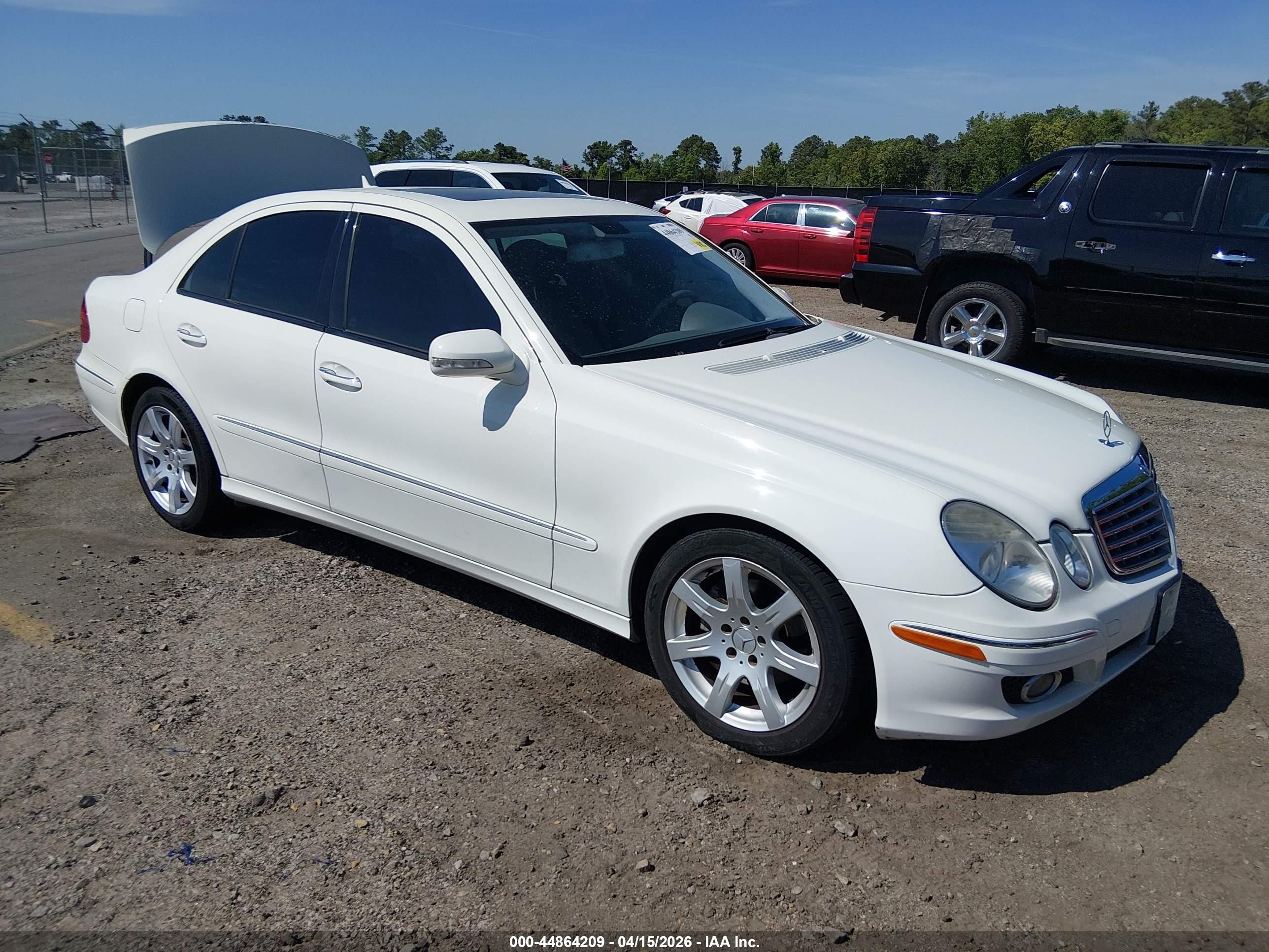 2007 Mercedes-benz E 350   White vin: WDBUF56X47B070860