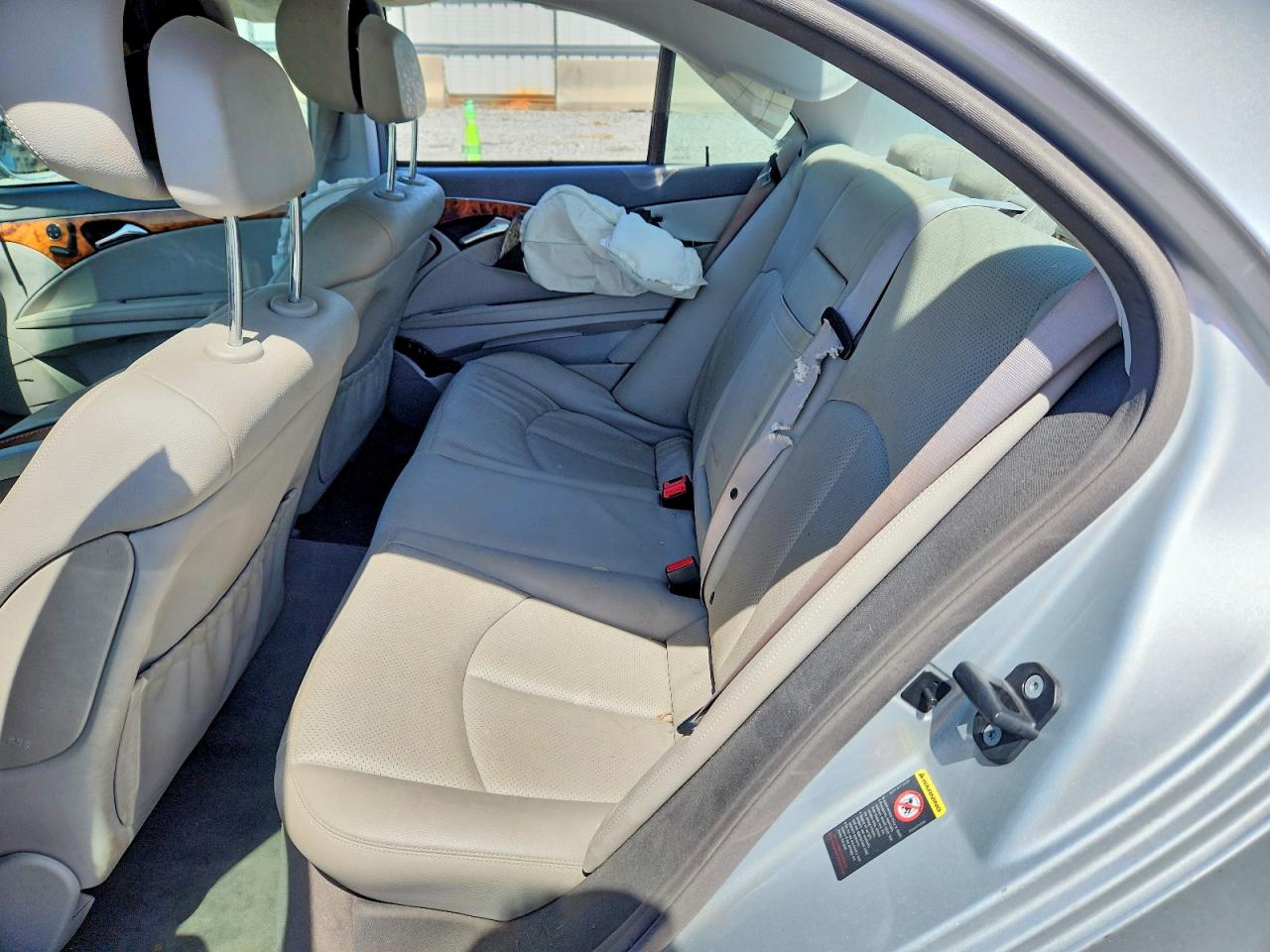 2007 Mercedes-benz E 350 Silver vin: WDBUF56X47B077727