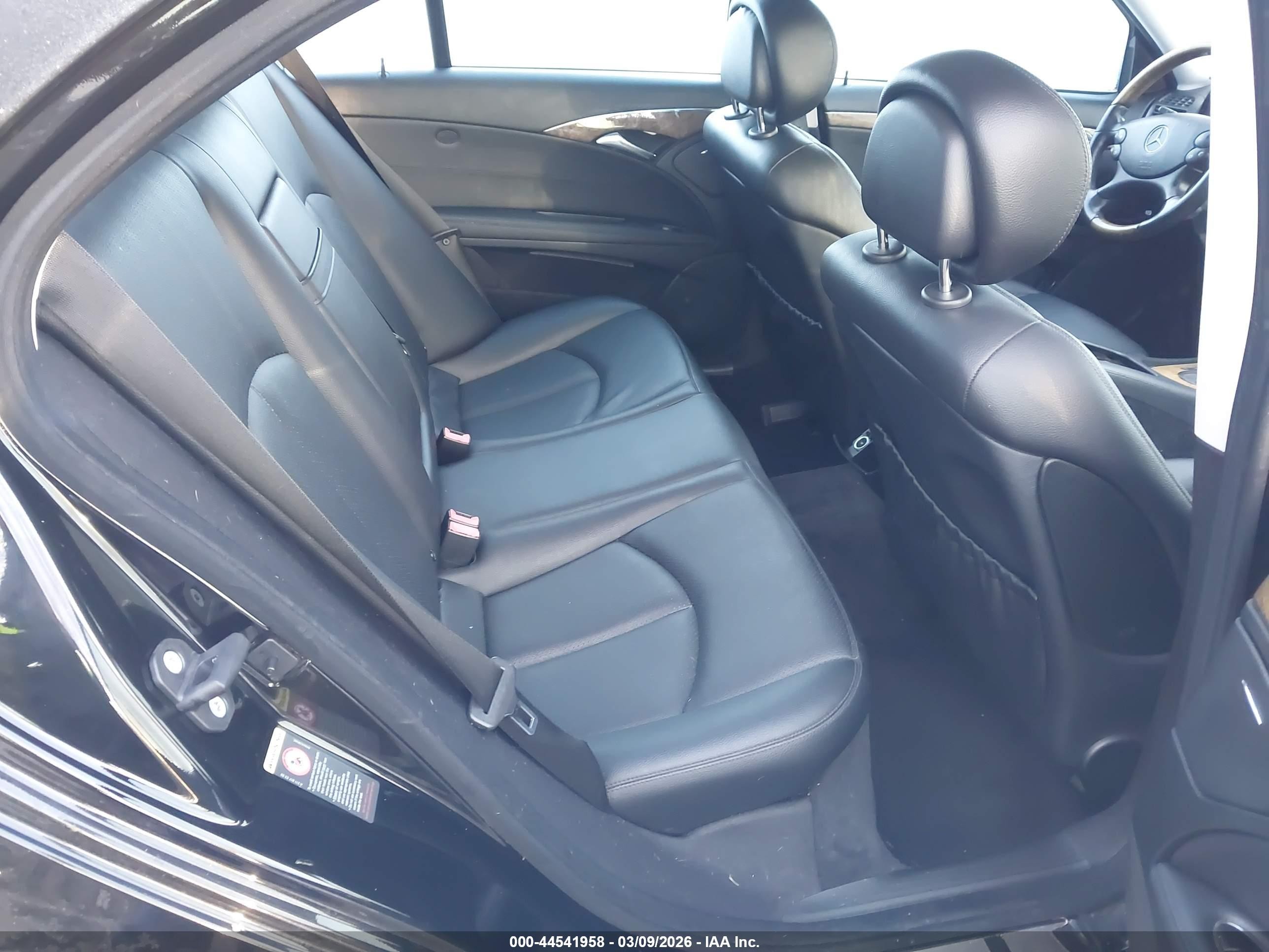 2007 Mercedes-benz E 350   Черный vin: WDBUF56X47B082846