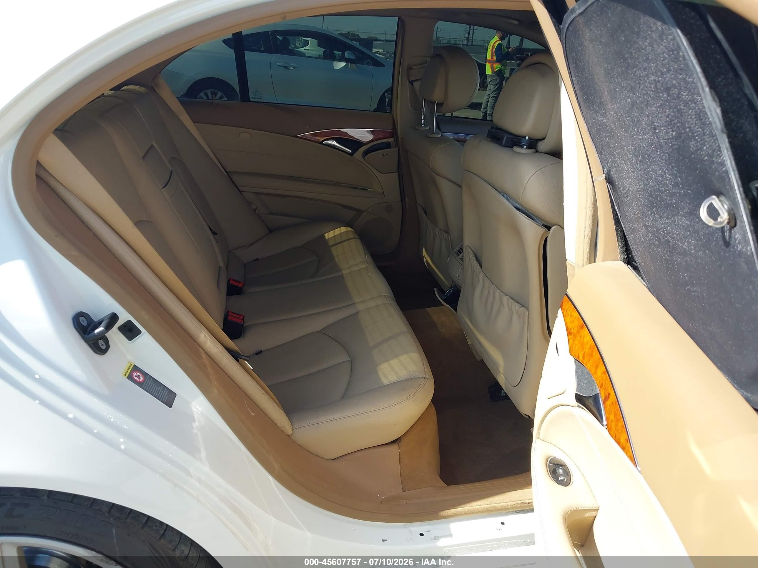 2009 Mercedes-benz E 350   White vin: WDBUF56X49B435623