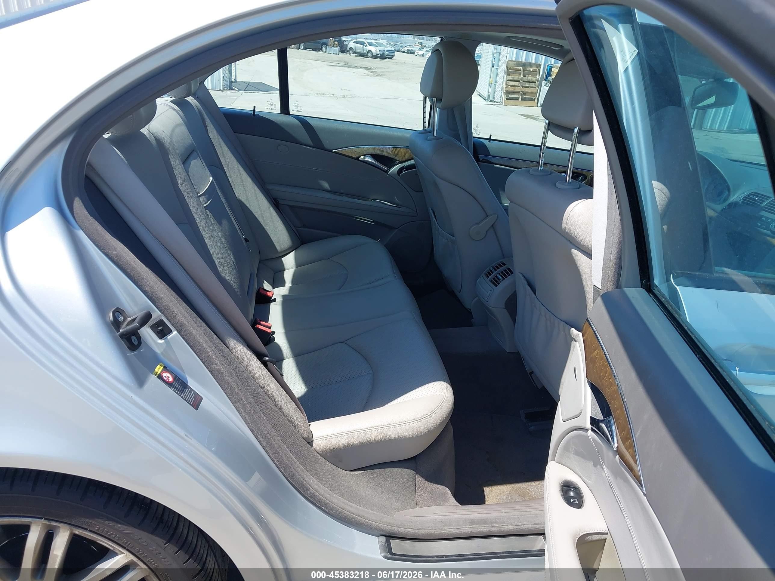 2007 Mercedes-benz E 350   Silver vin: WDBUF56X57B085660