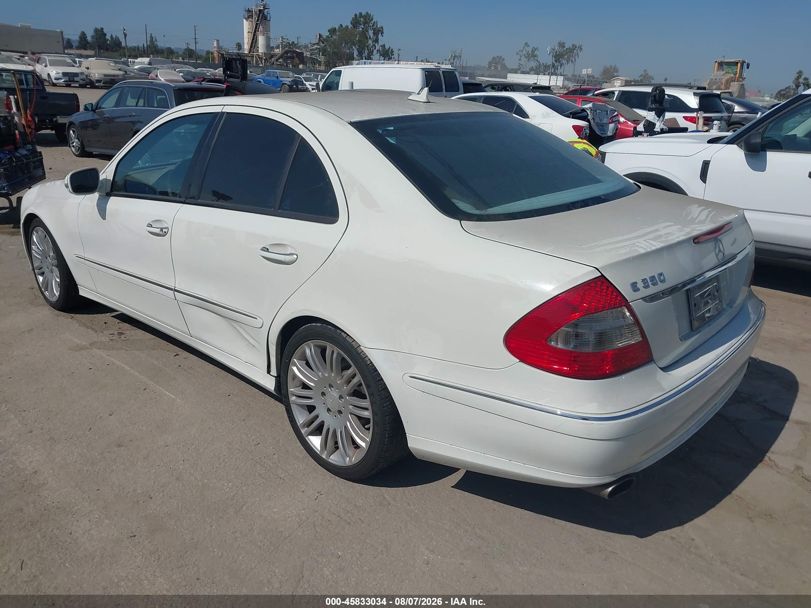 2008 Mercedes-benz E 350   White vin: WDBUF56X58B296357