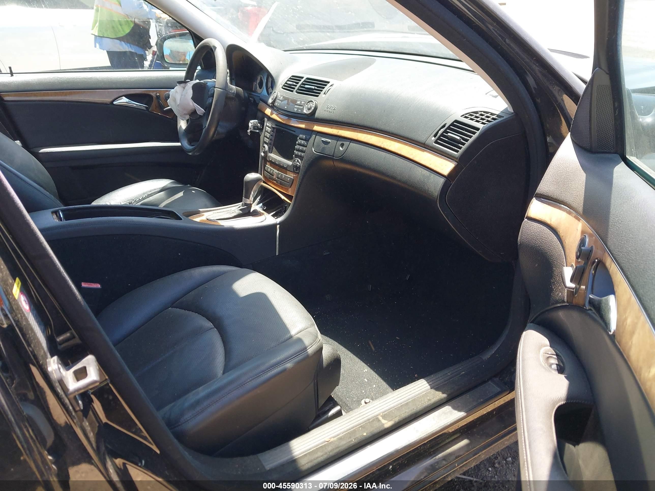 2008 Mercedes-benz E 350   Black vin: WDBUF56X58B304764