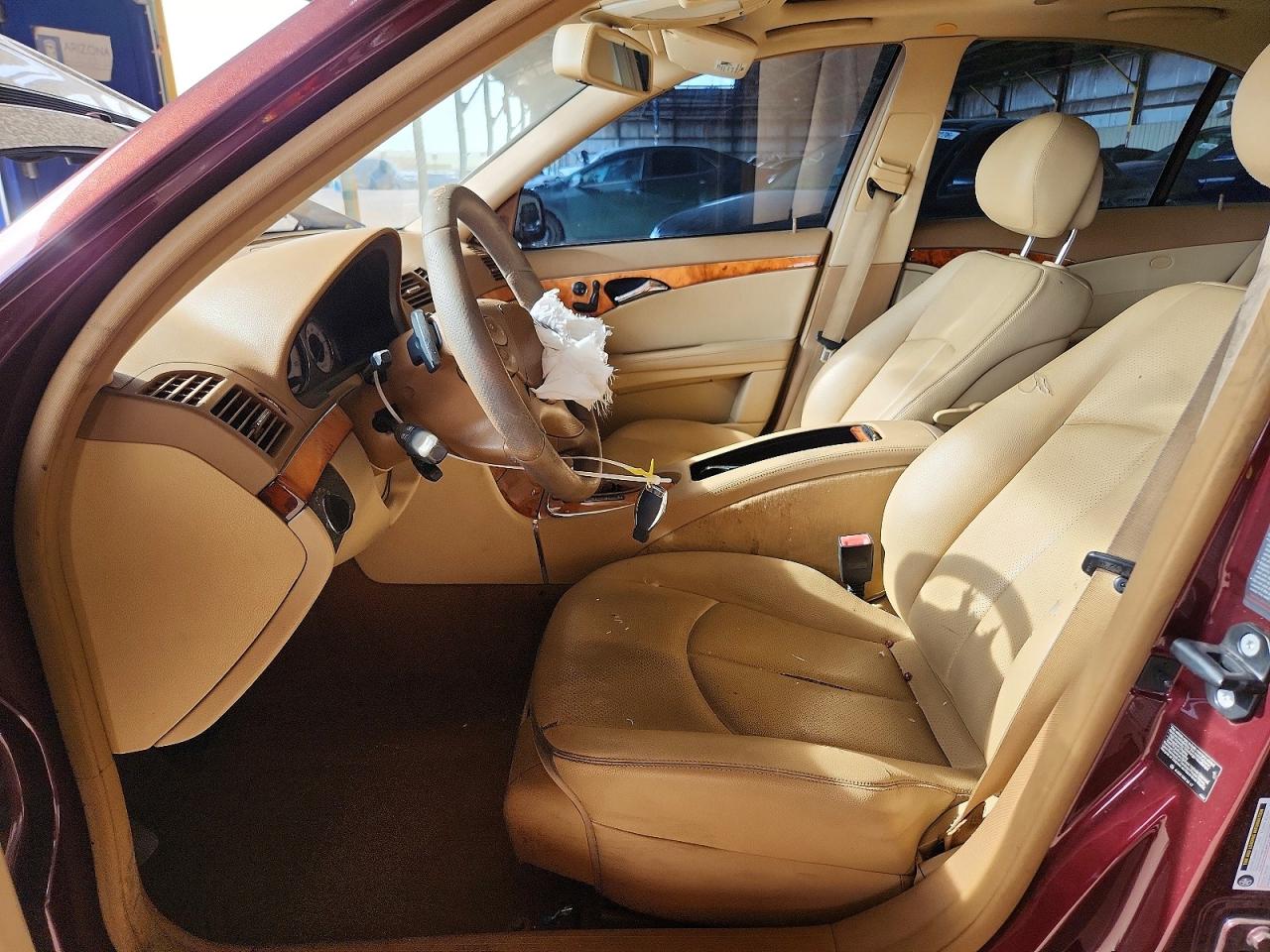 2009 Mercedes-benz E 350 Red vin: WDBUF56X59B369731