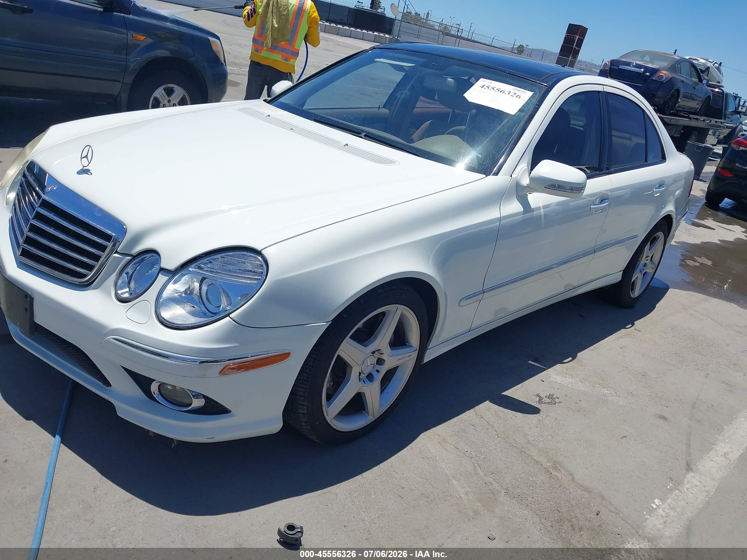 2009 Mercedes-benz E 350   White vin: WDBUF56X59B417101