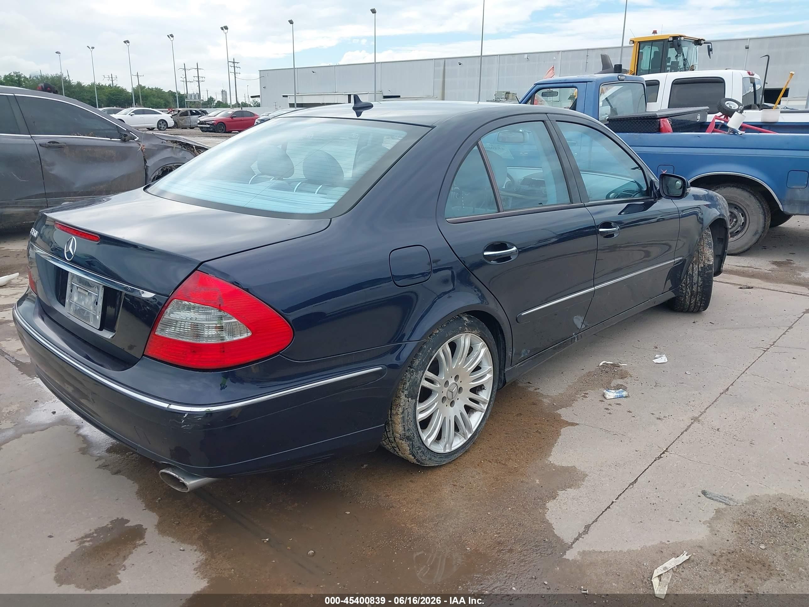 2007 Mercedes-benz E 350   Blue vin: WDBUF56X67B079415