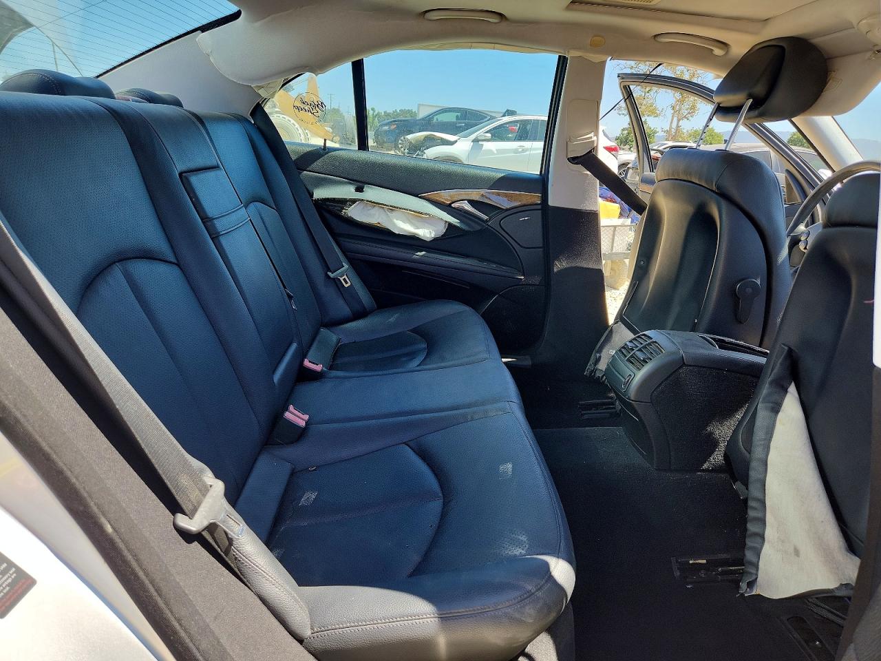 2008 Mercedes-benz E 350 Silver vin: WDBUF56X68B259799