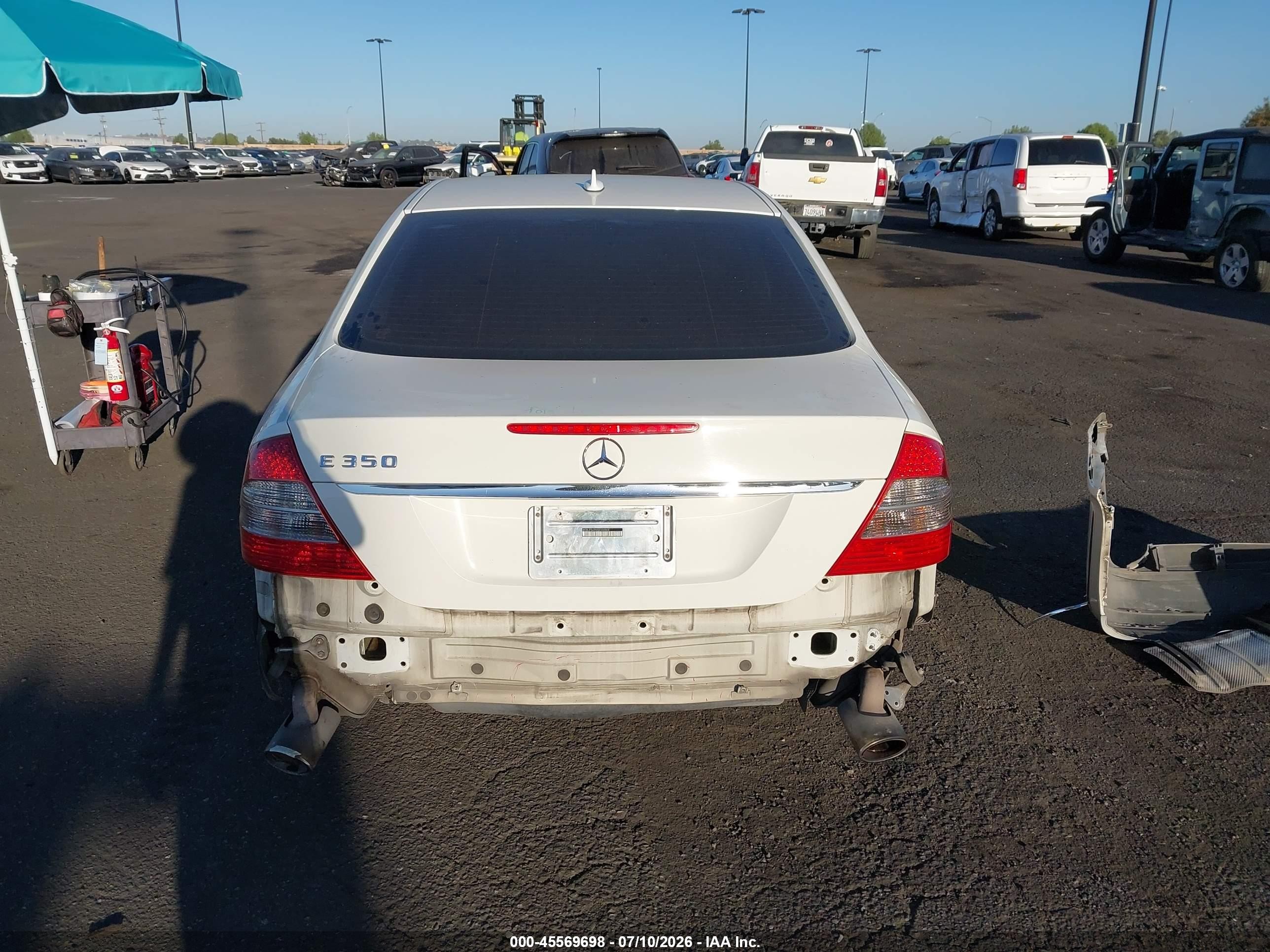 2008 Mercedes-benz E 350   White vin: WDBUF56X68B334968