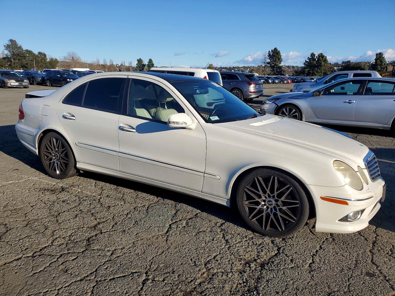 2008 Mercedes-benz E 350 White vin: WDBUF56X68B353097
