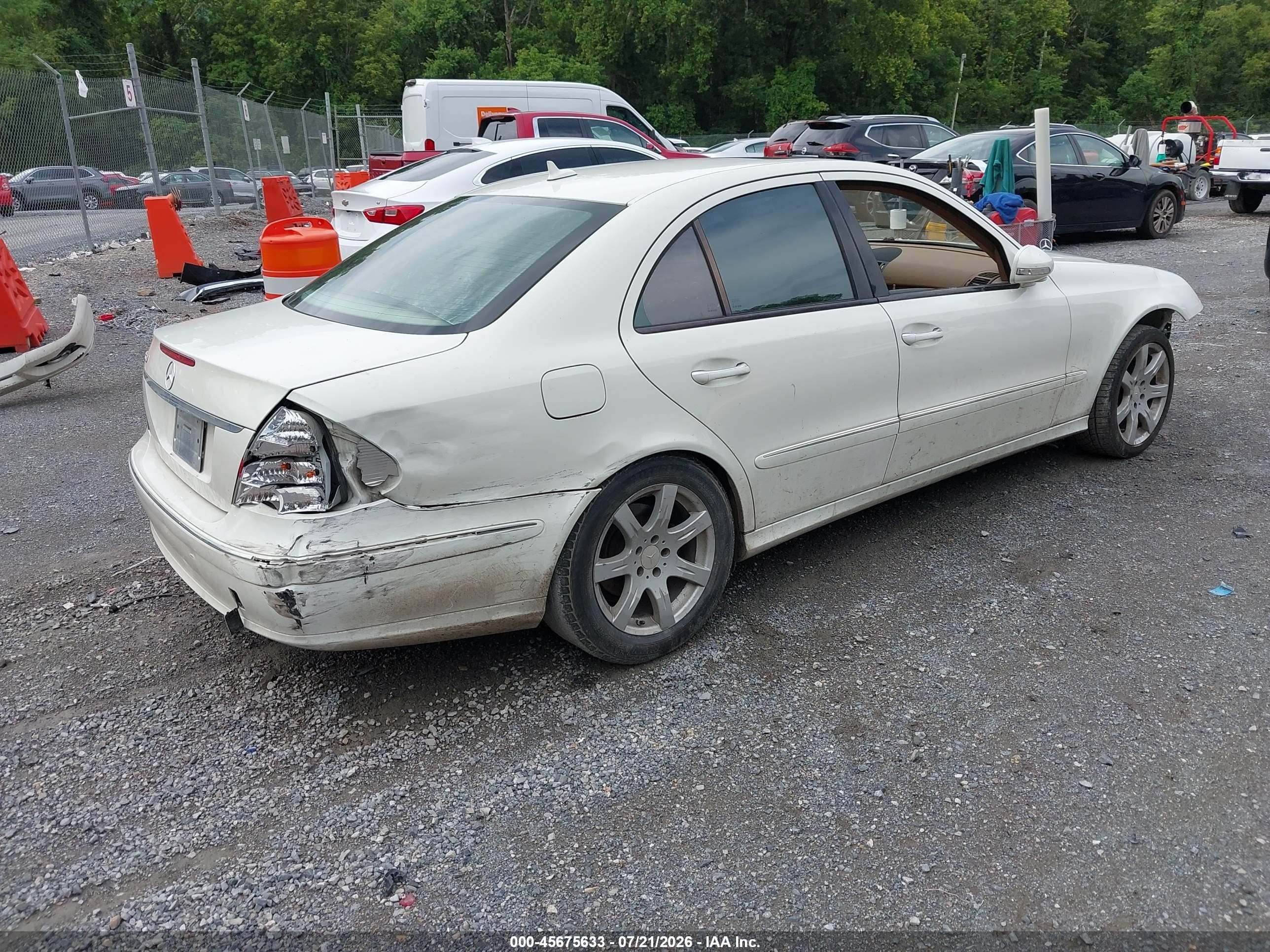 2008 Mercedes-benz E 350   White vin: WDBUF56X68B354993