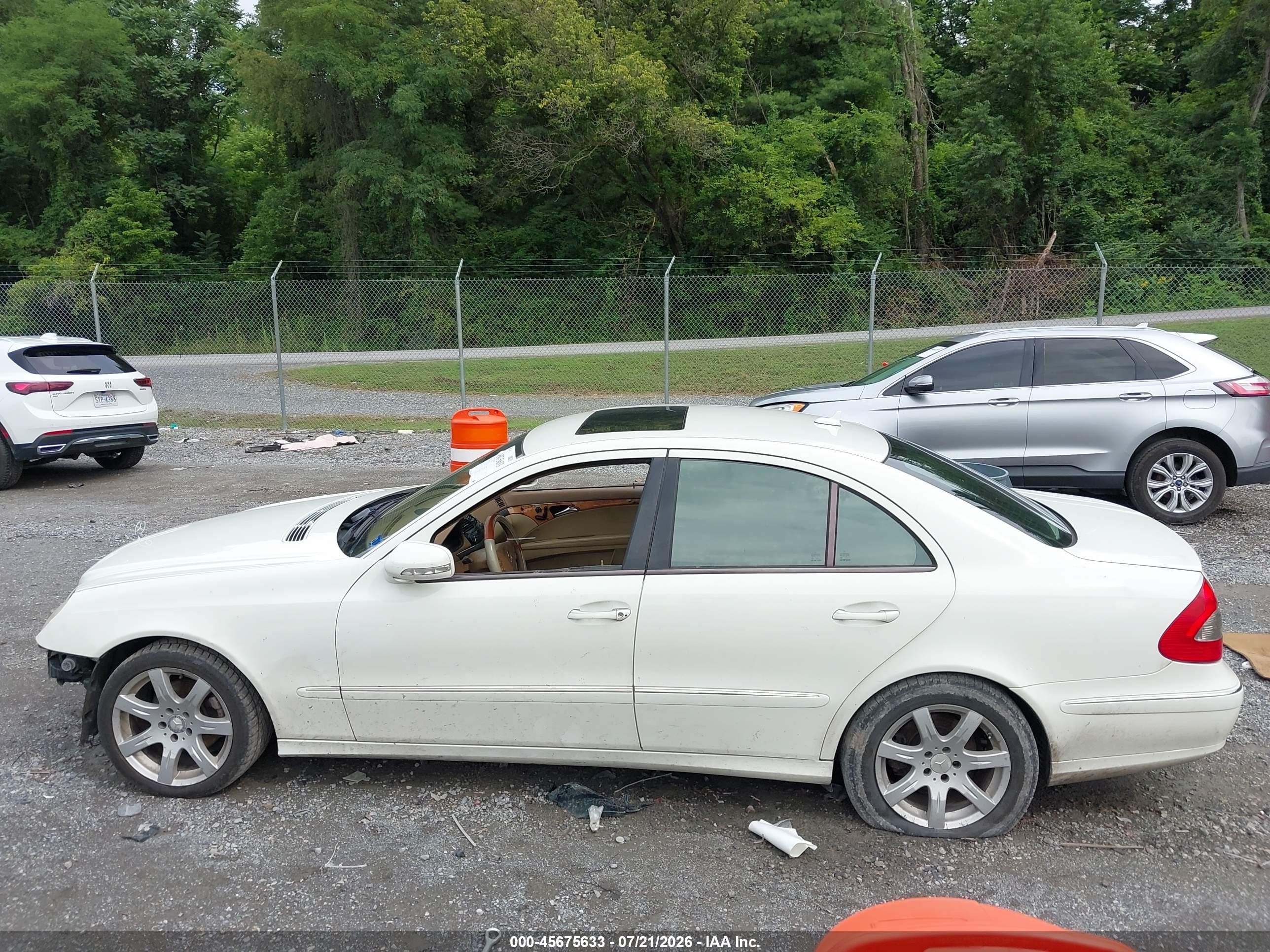 2008 Mercedes-benz E 350   White vin: WDBUF56X68B354993