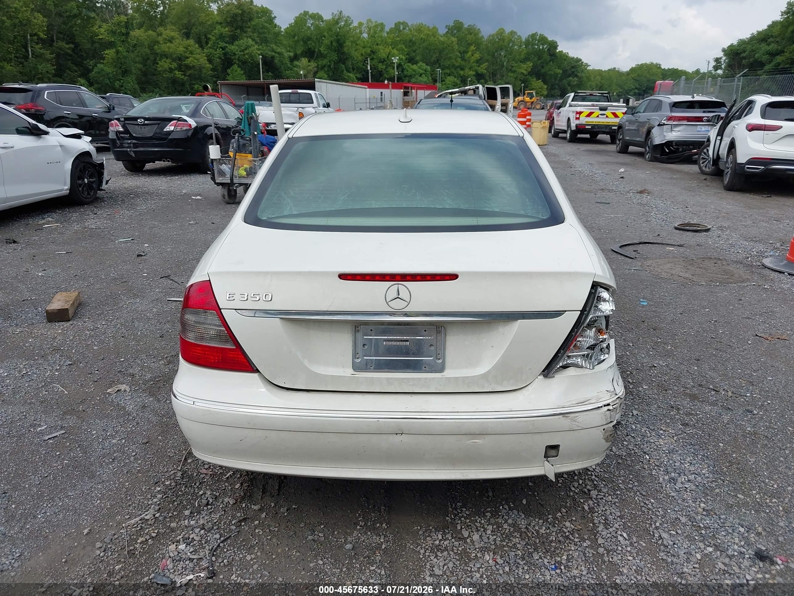 2008 Mercedes-benz E 350   White vin: WDBUF56X68B354993