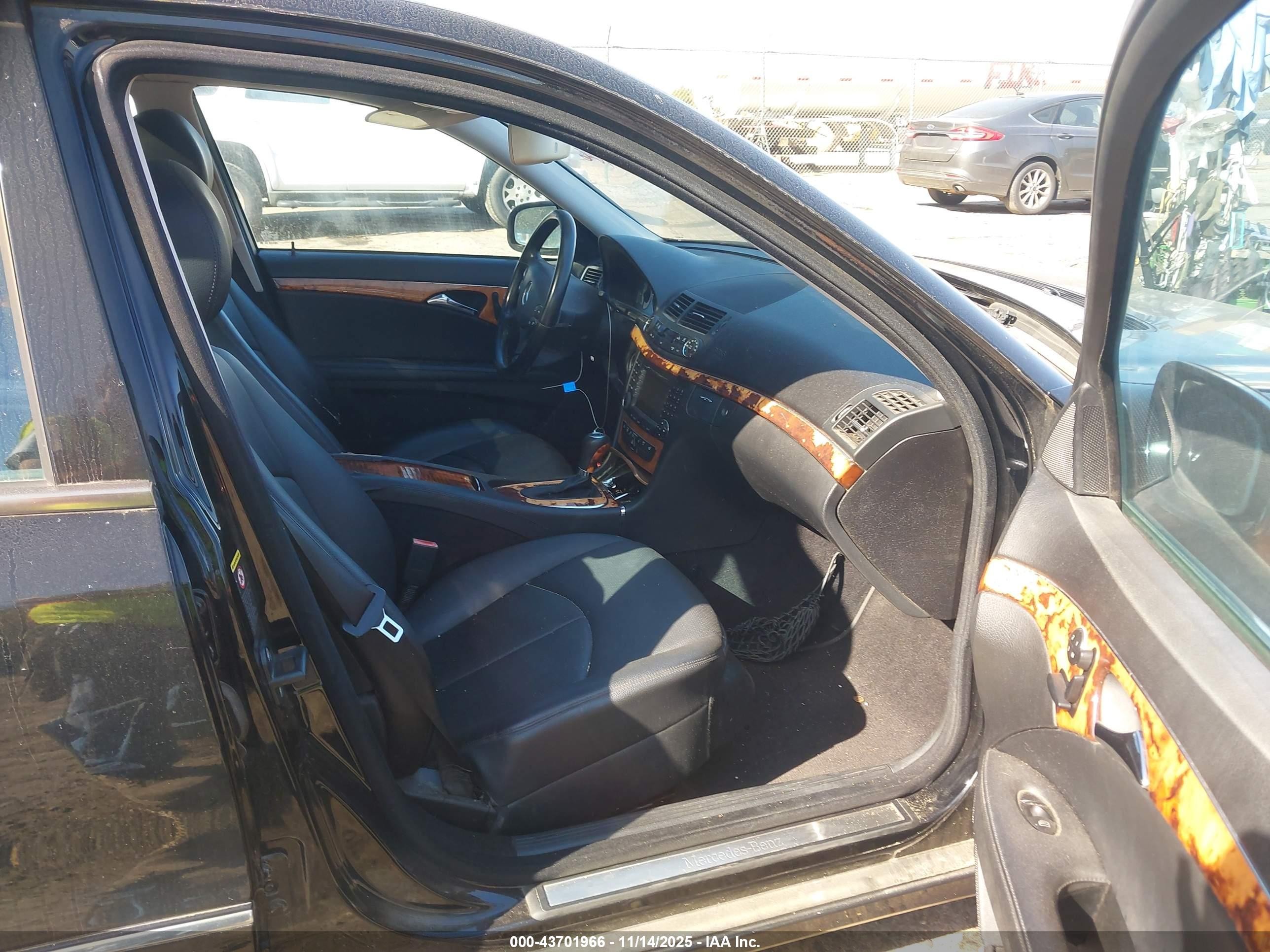 2007 Mercedes-benz E 350   Черный vin: WDBUF56X77B091086