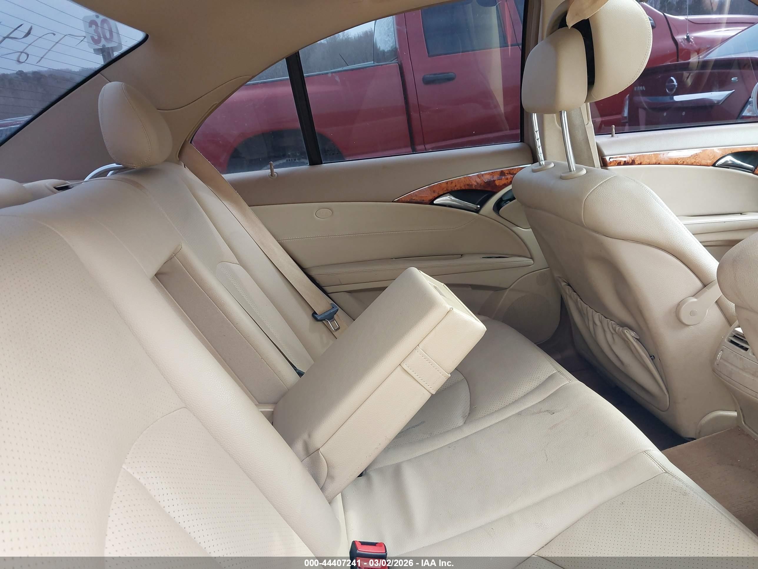 2007 Mercedes-benz E 350   Белый vin: WDBUF56X77B099205