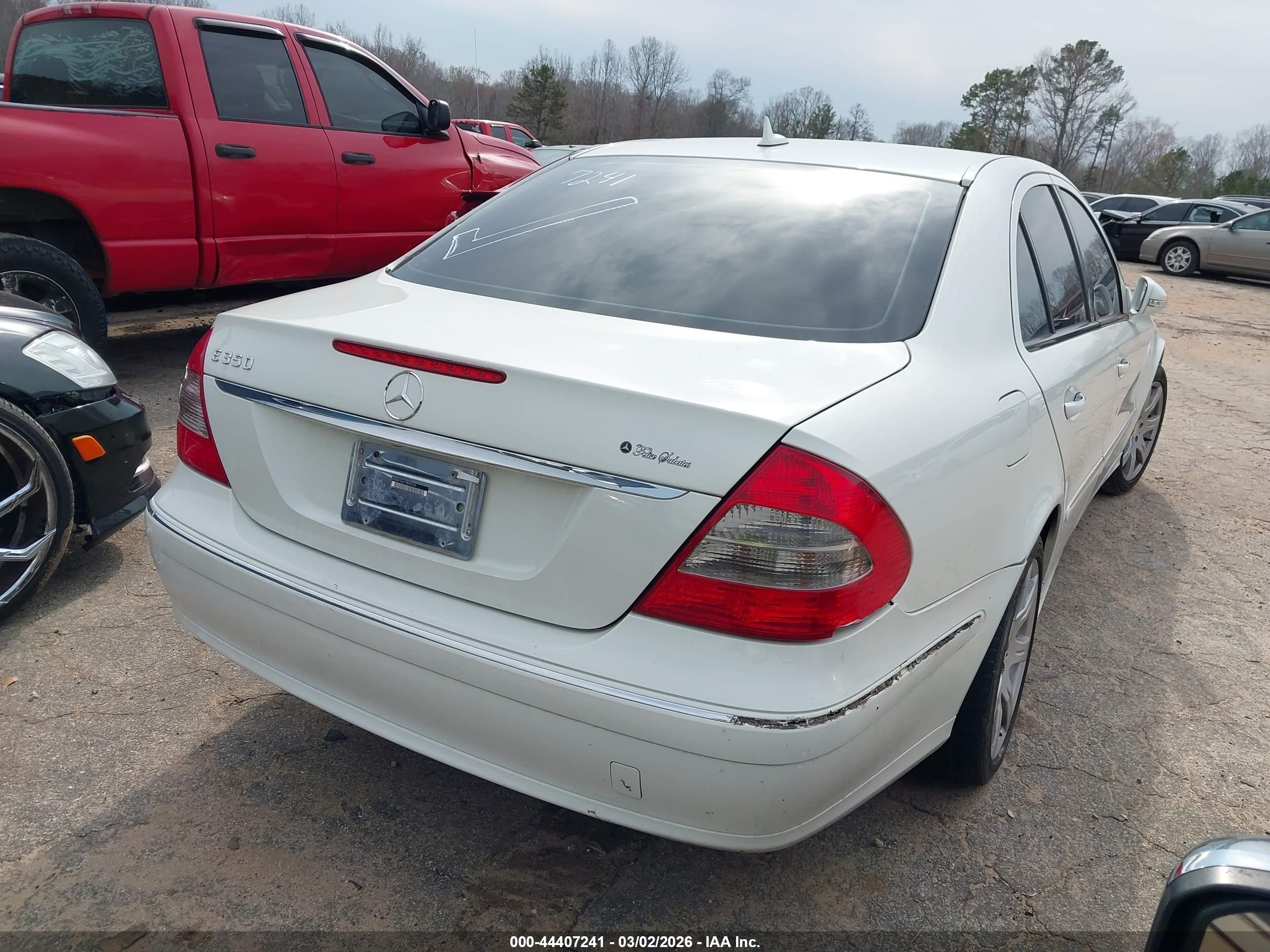 2007 Mercedes-benz E 350   Белый vin: WDBUF56X77B099205