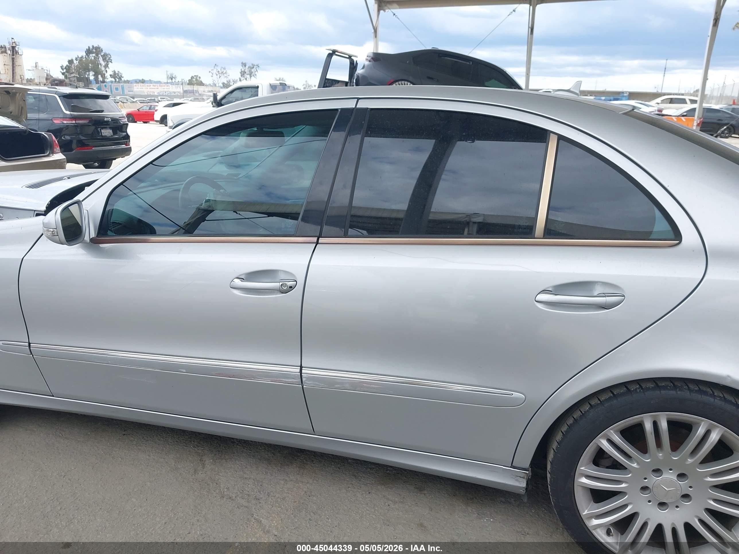 2008 Mercedes-benz E 350   Серый vin: WDBUF56X78B342402