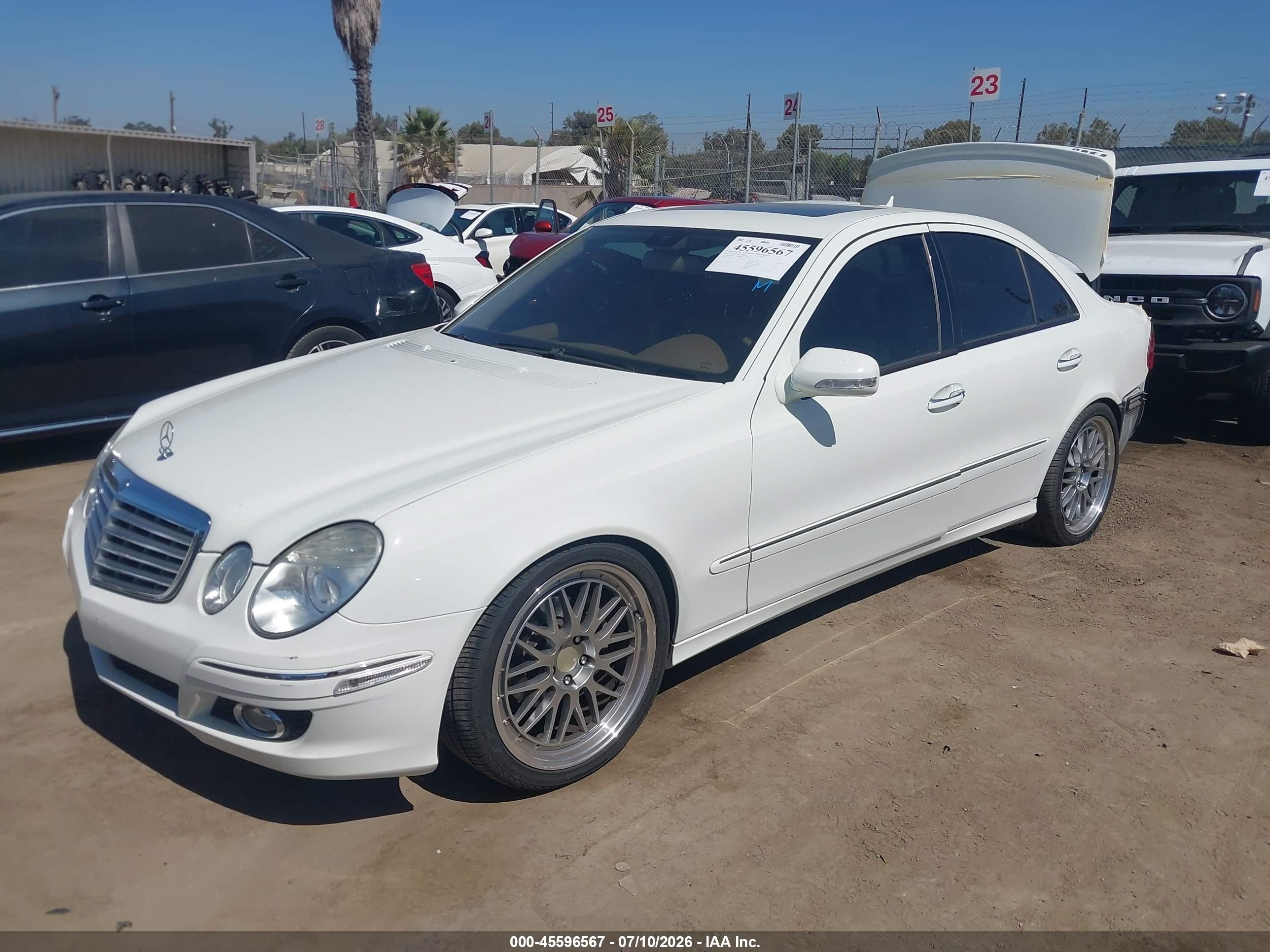 2007 Mercedes-benz E 350   White vin: WDBUF56X97B095818