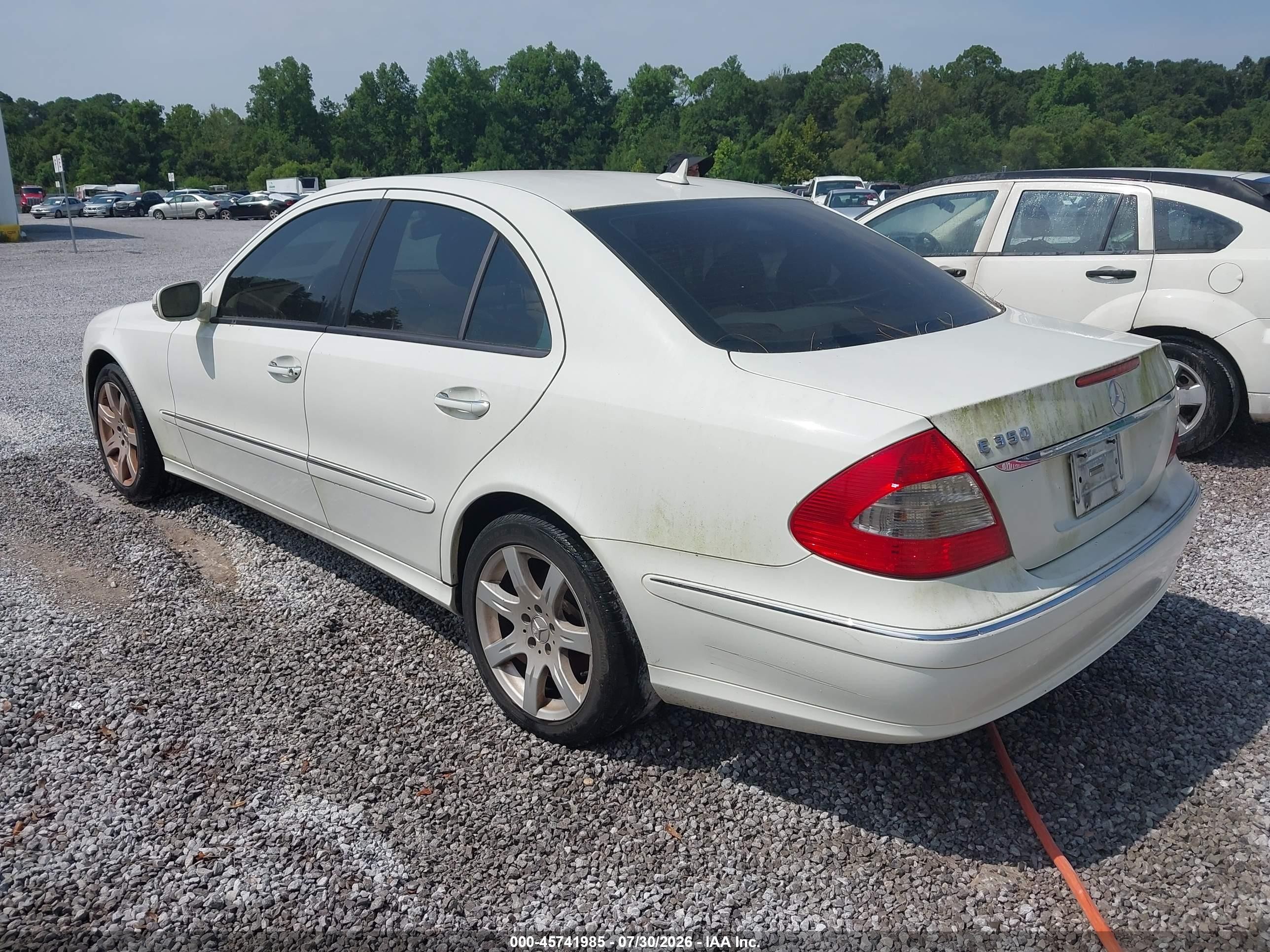 2007 Mercedes-benz E 350   White vin: WDBUF56X97B132379