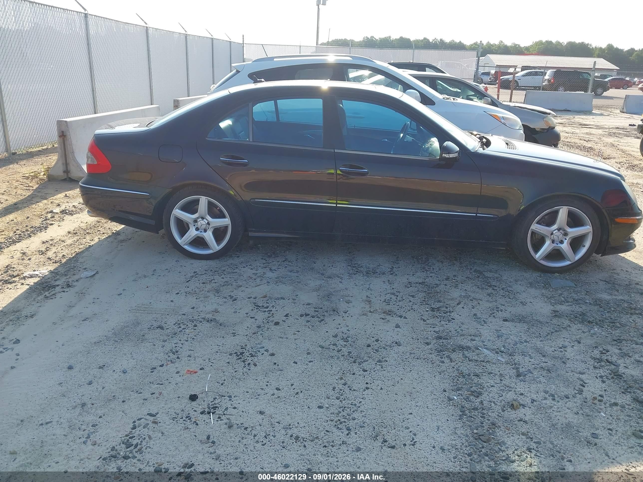 2009 Mercedes-benz E 350   Black vin: WDBUF56X99B422530