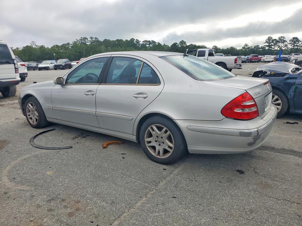 2004 Mercedes-benz E 320 Silver vin: WDBUF65J04A408095