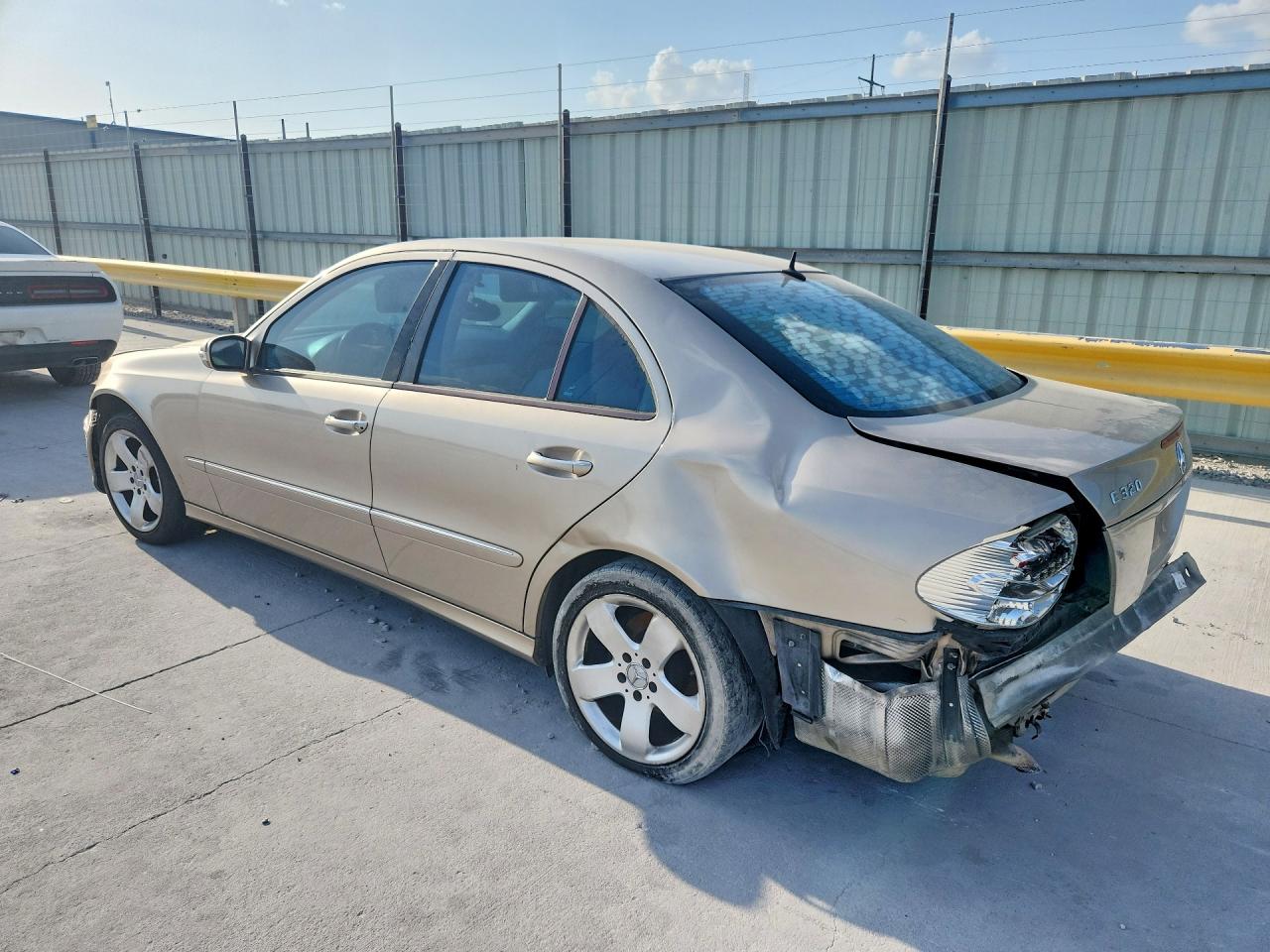 2004 Mercedes-benz E 320 Gold vin: WDBUF65J04A520122