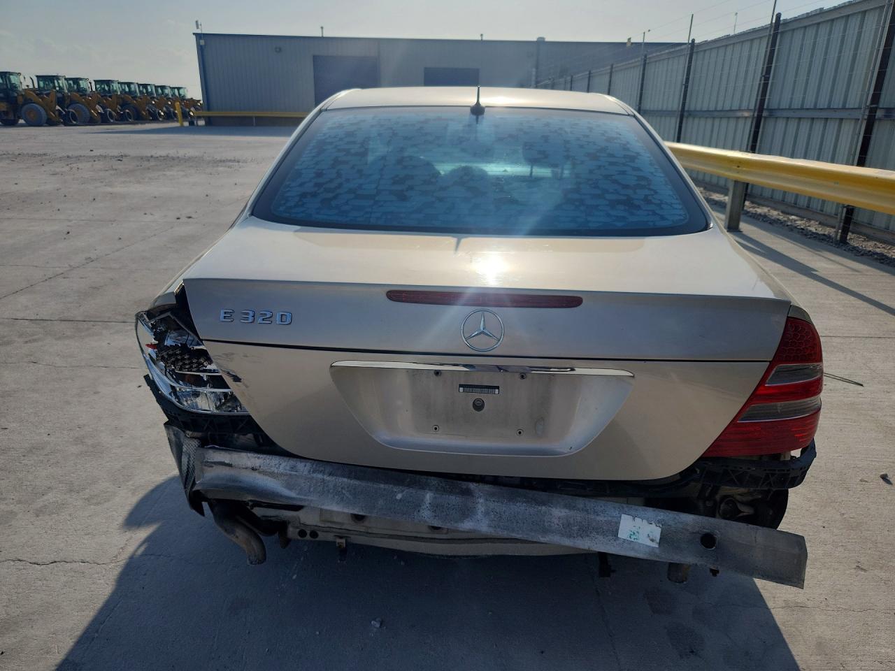 2004 Mercedes-benz E 320 Gold vin: WDBUF65J04A520122