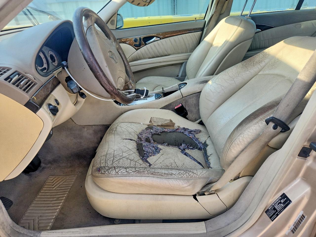 2004 Mercedes-benz E 320 Gold vin: WDBUF65J04A520122