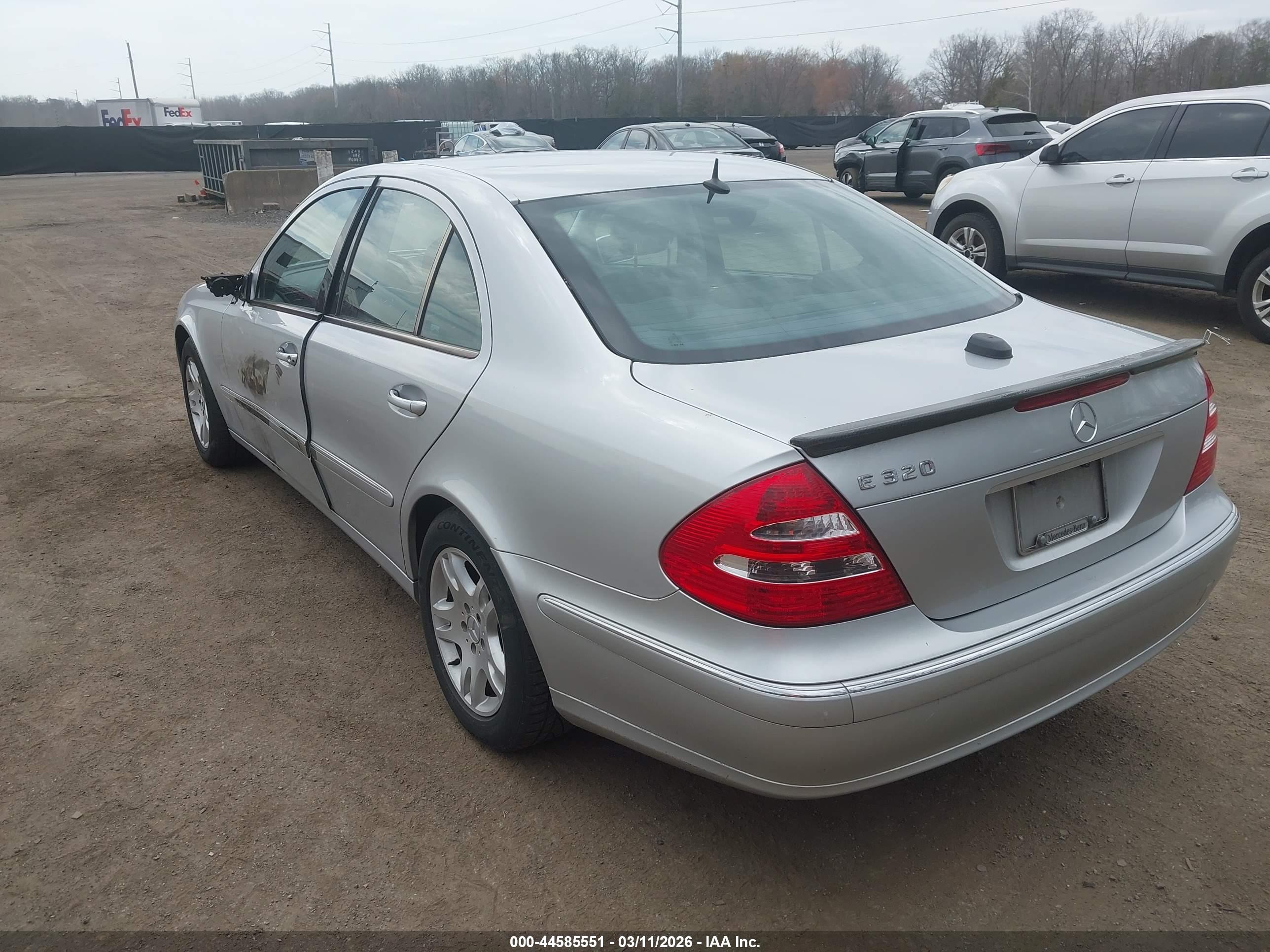2005 Mercedes-benz E 320   Серебряный vin: WDBUF65J05A628290
