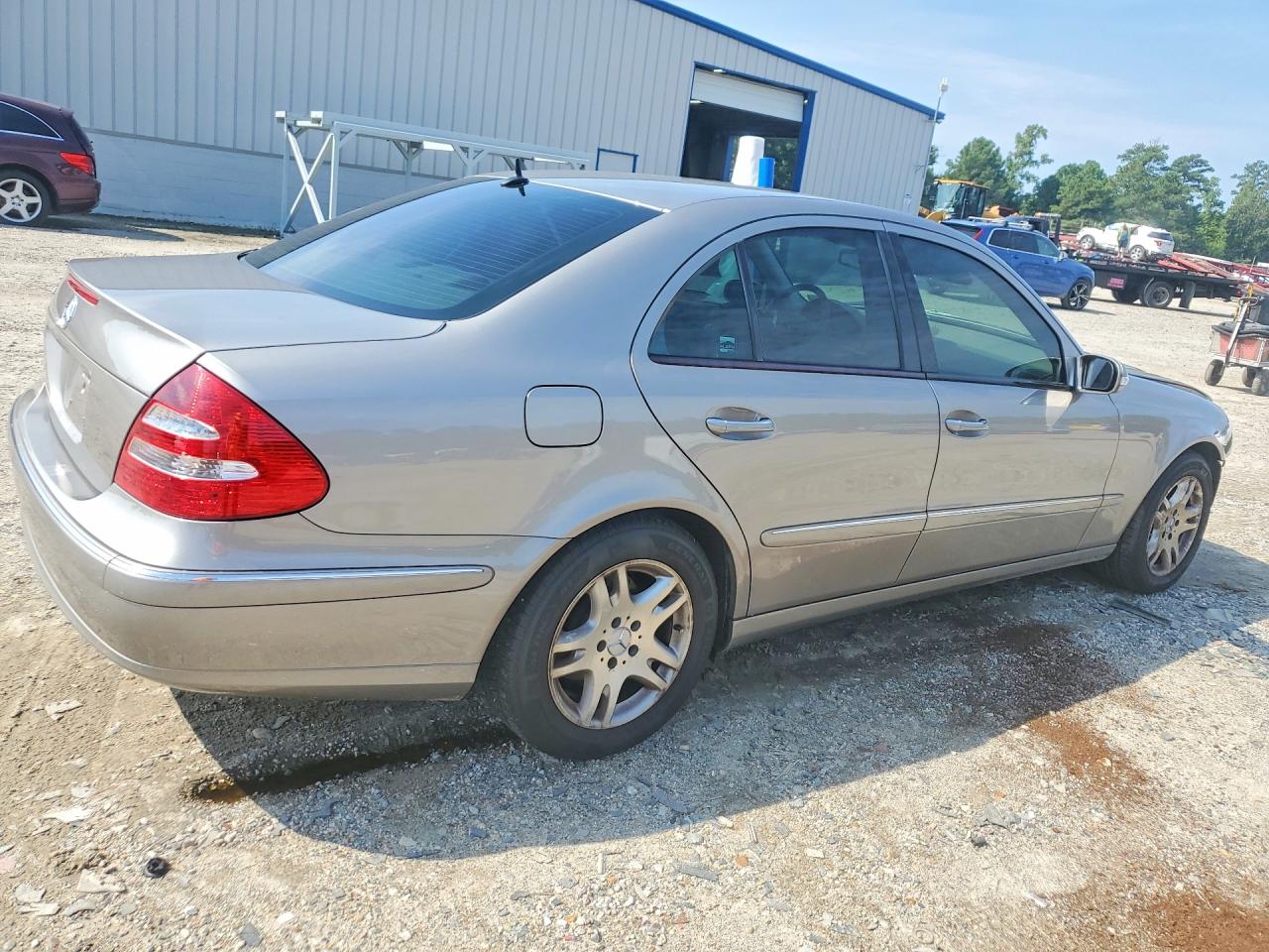 2004 Mercedes-benz E 320 Золотой vin: WDBUF65J14A453594