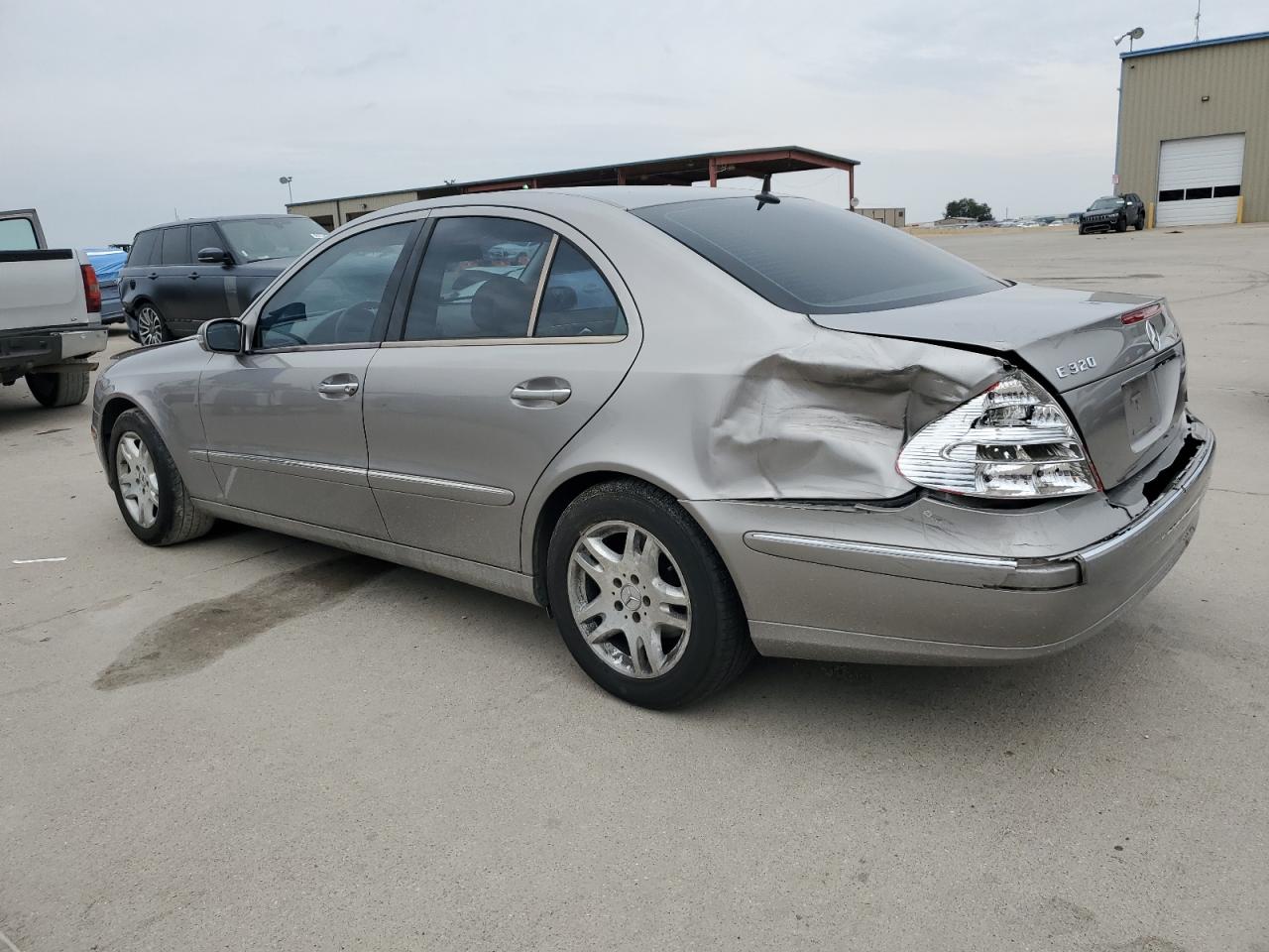 2003 Merz E 320 Серебряный vin: WDBUF65J23A310409