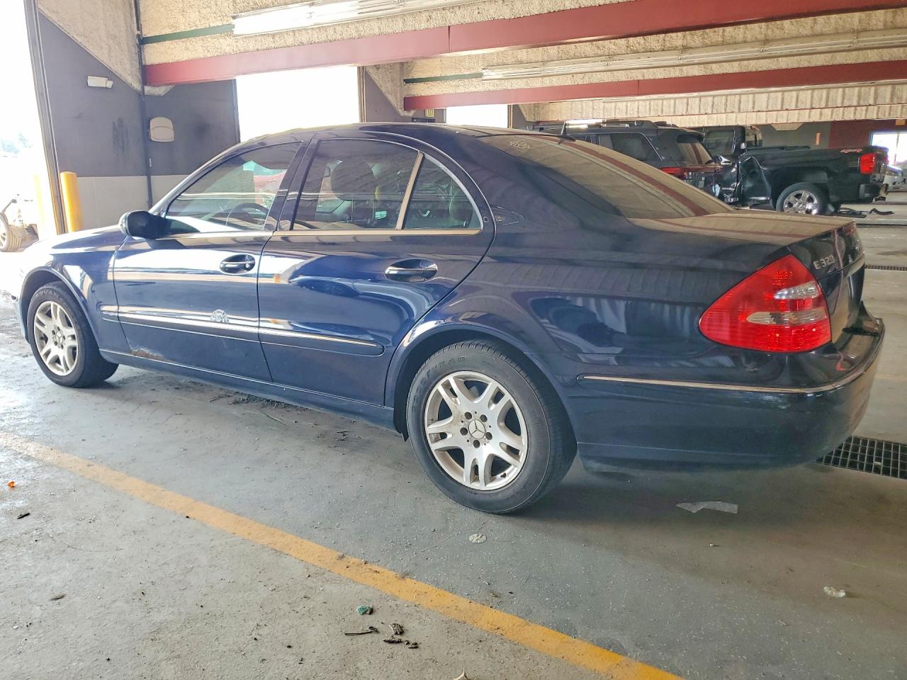 2004 Mercedes-benz E 320 Blue vin: WDBUF65J24A575560