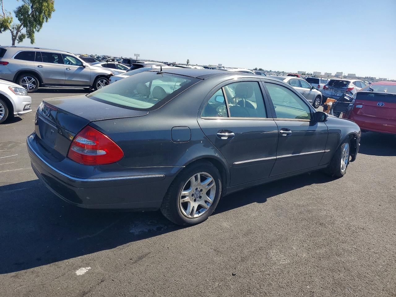 2004 Mercedes-benz E 320 Gray vin: WDBUF65J34A524813
