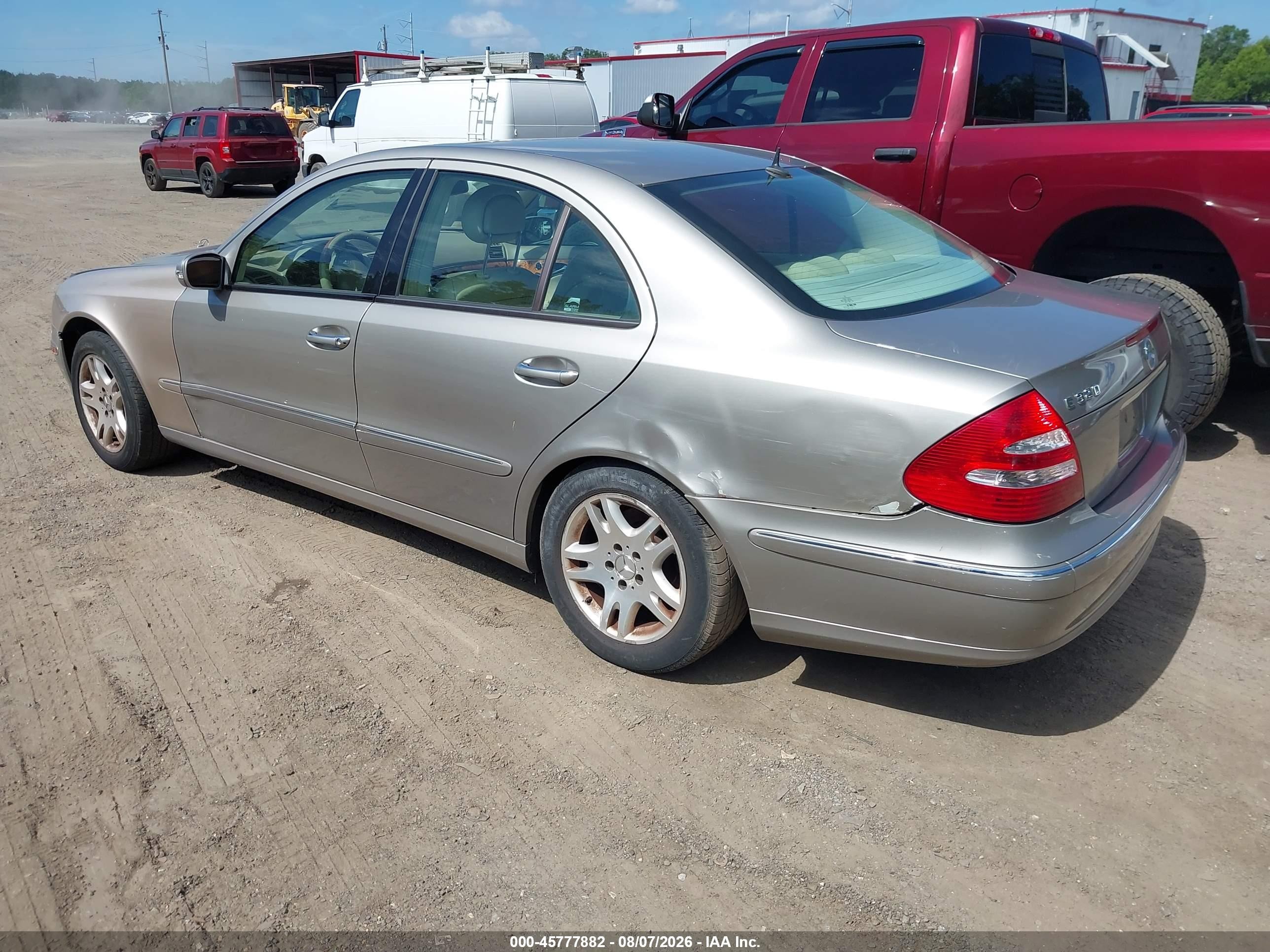 2003 Mercedes-benz E 320   Gold vin: WDBUF65J43A166776