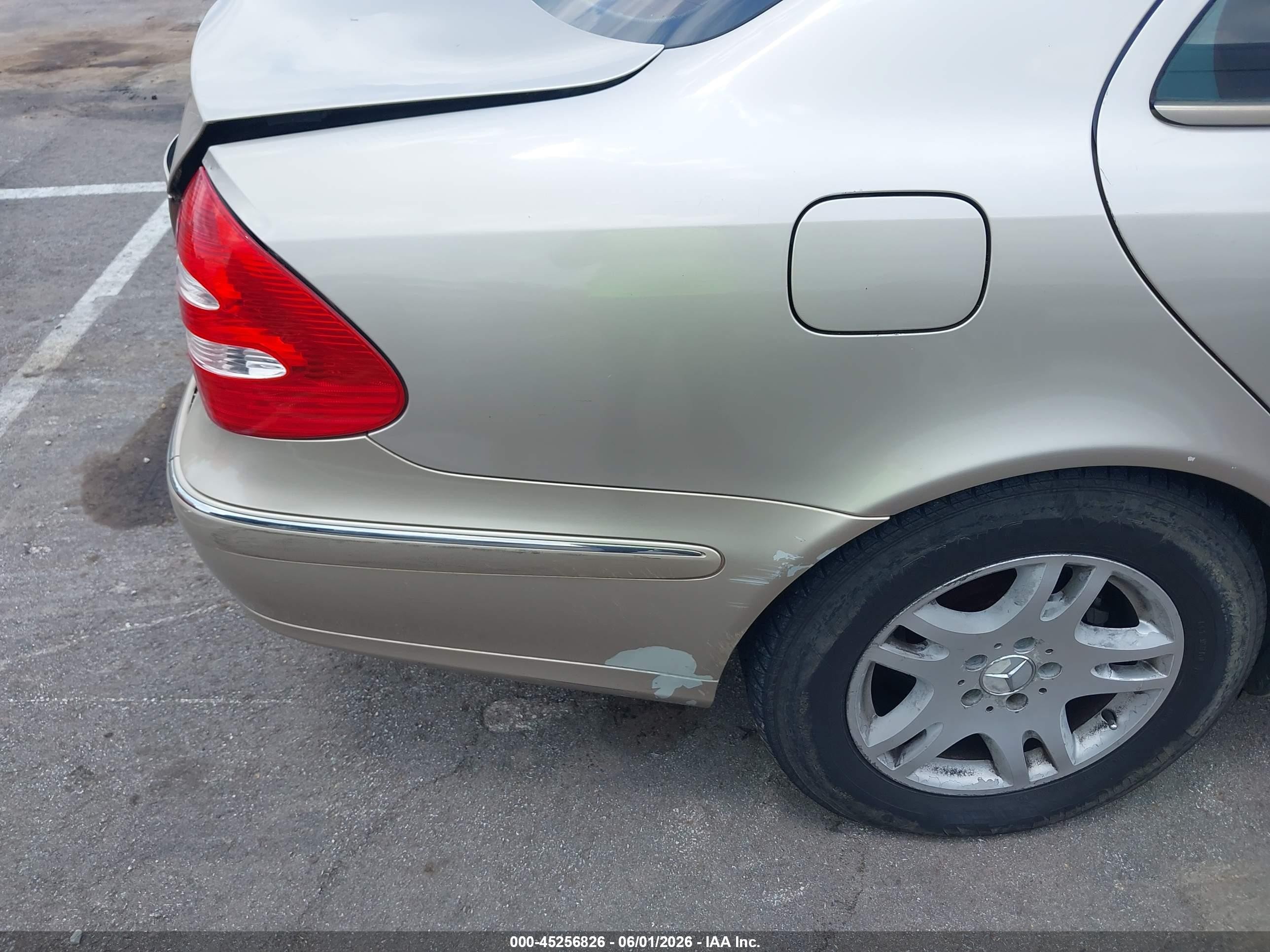 2005 Mercedes-benz E 320   Gold vin: WDBUF65J45A606468