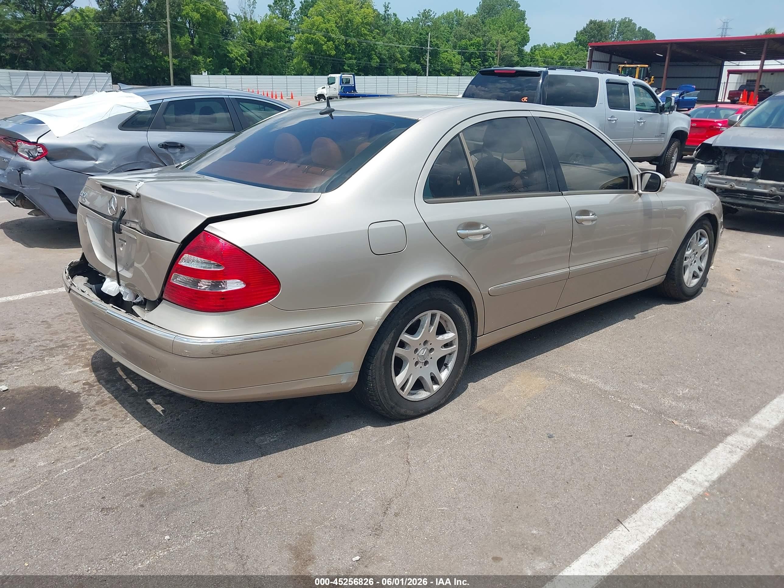2005 Mercedes-benz E 320   Gold vin: WDBUF65J45A606468