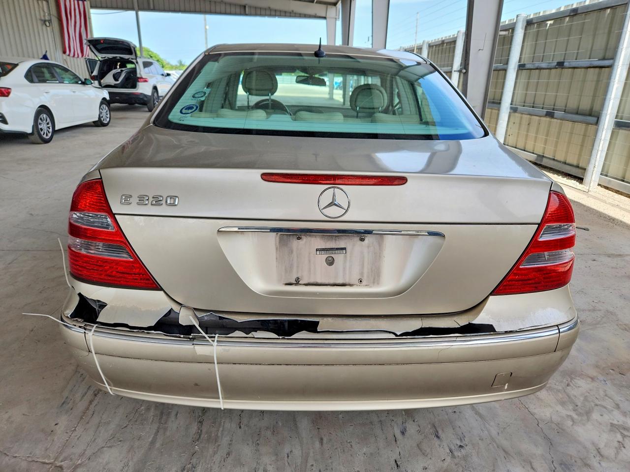 2005 Mercedes-benz E 320 Beige vin: WDBUF65J45A626669