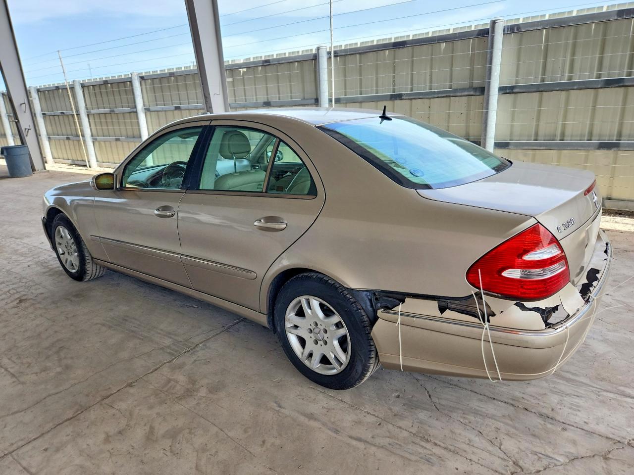 2005 Mercedes-benz E 320 Beige vin: WDBUF65J45A626669
