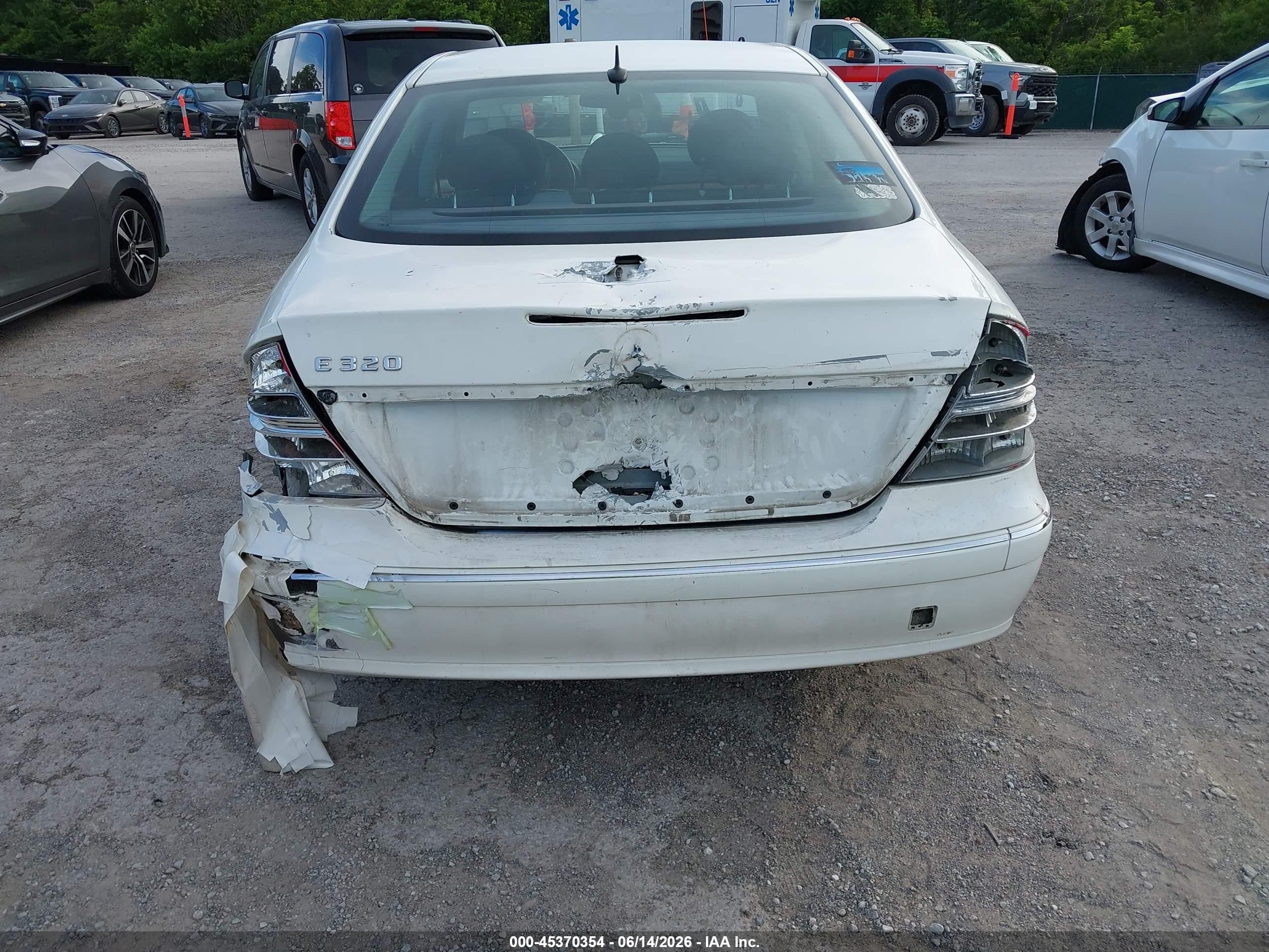 2003 Mercedes-benz E 320   Белый vin: WDBUF65J53A154348