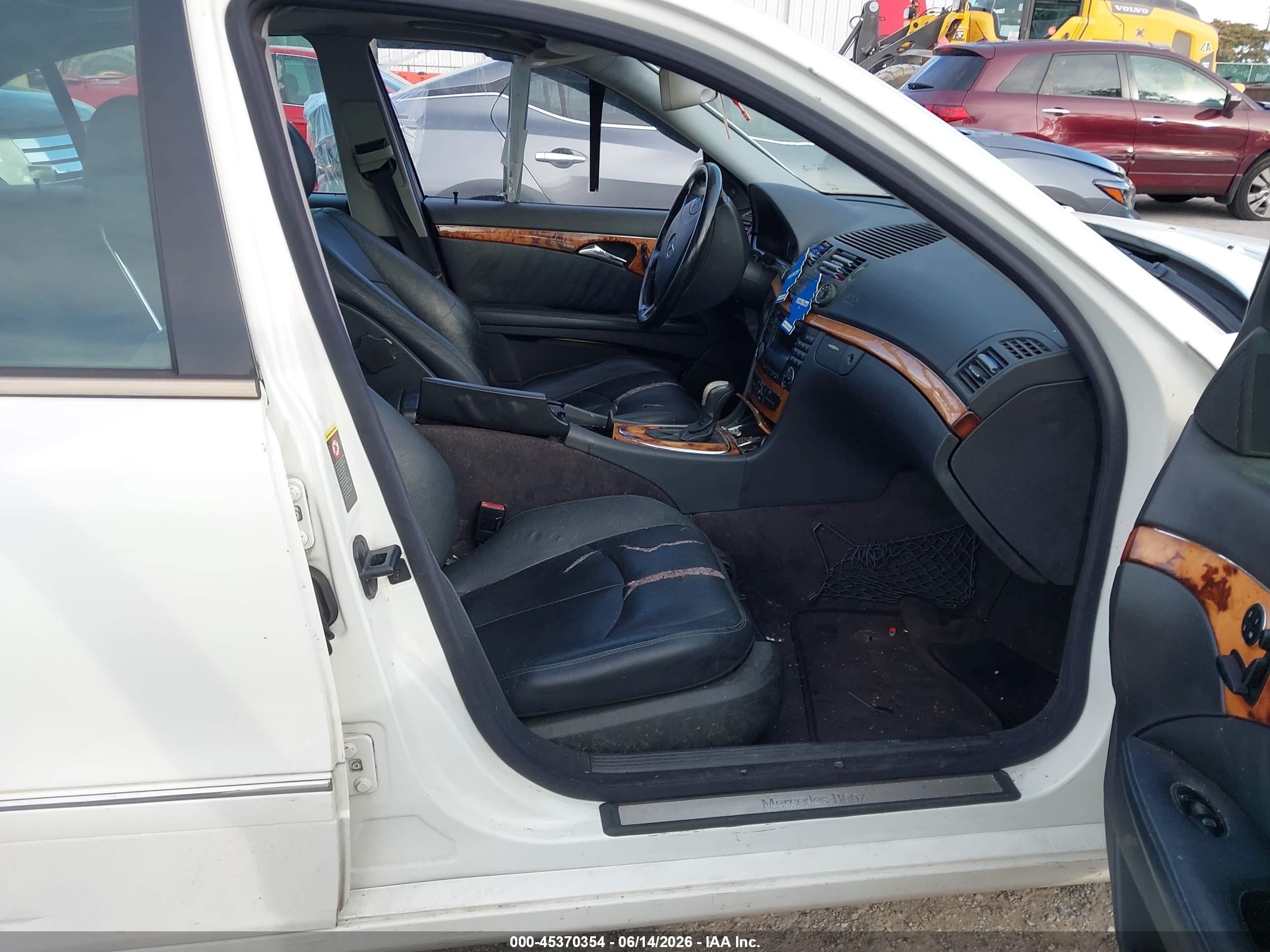 2003 Mercedes-benz E 320   Белый vin: WDBUF65J53A154348